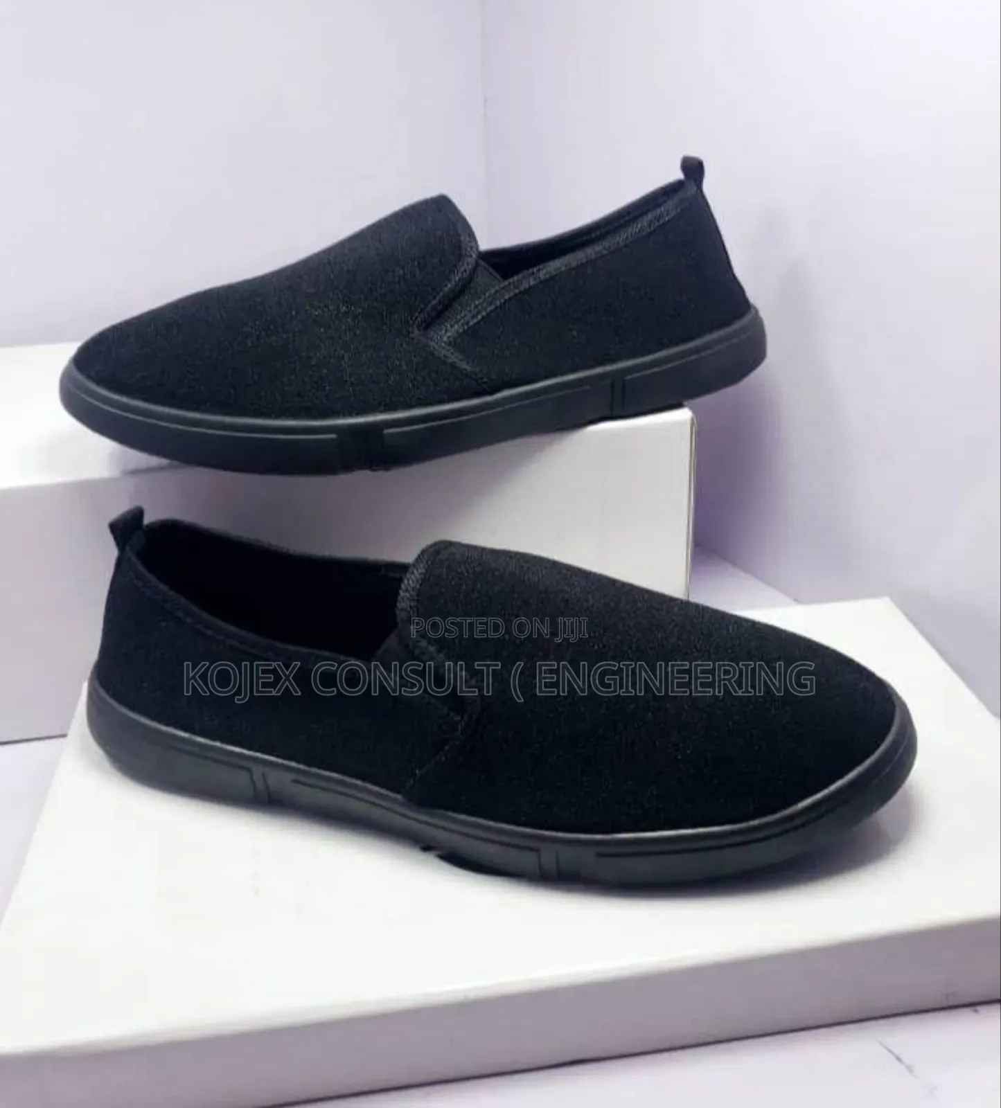 Fashion Flat Shoe Available