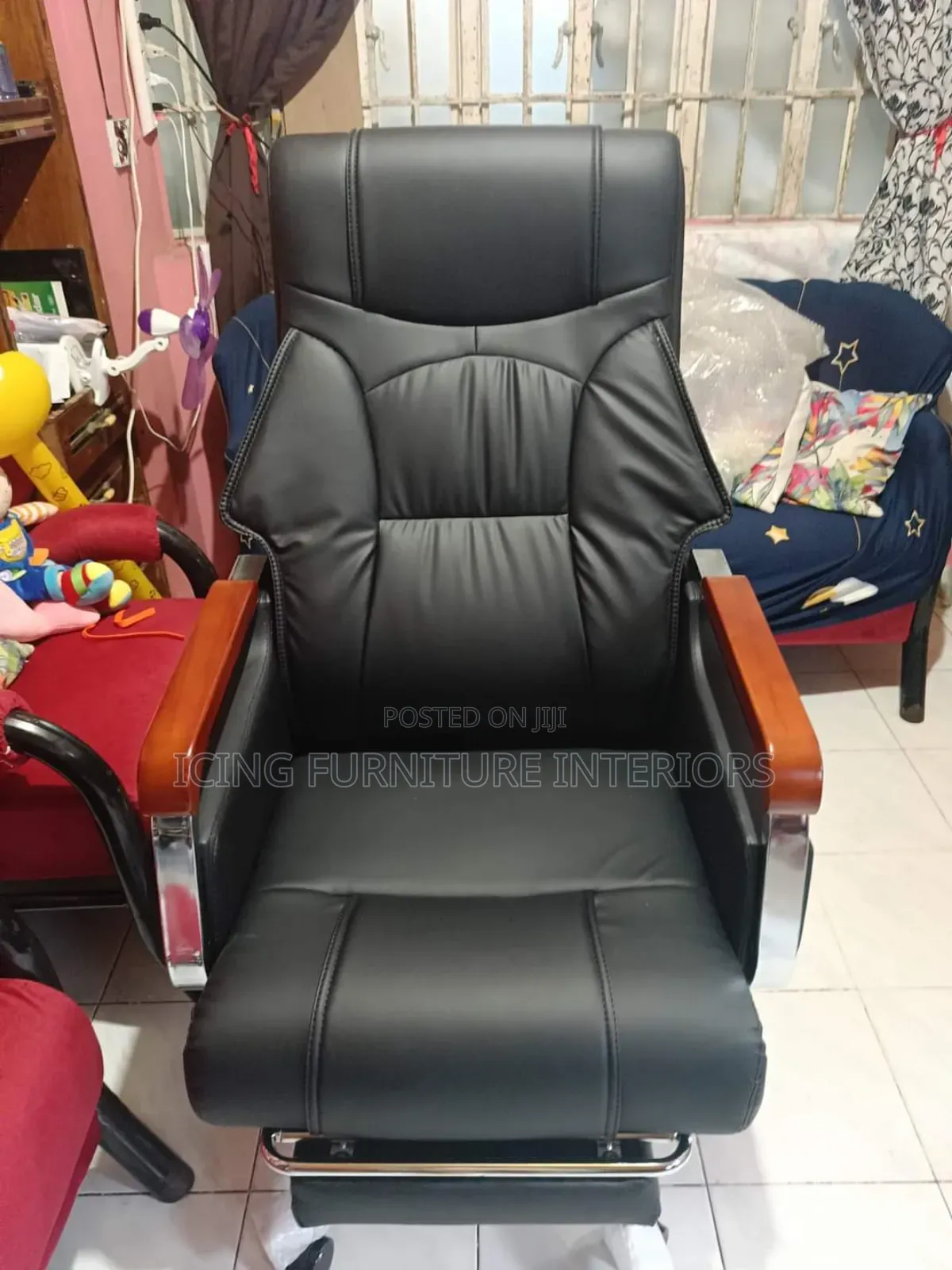 Premium Designed Office Chair With Recliner