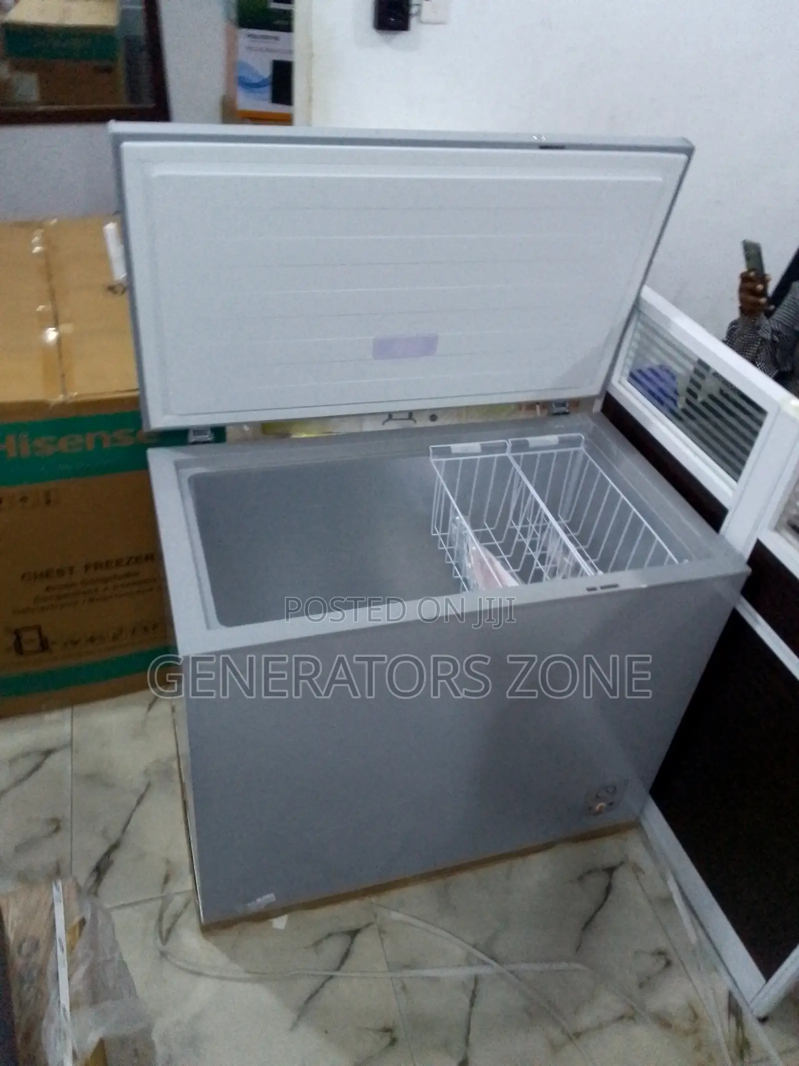 Power Indicator Function 250L Hisense Chest Freezer {Fc340sh