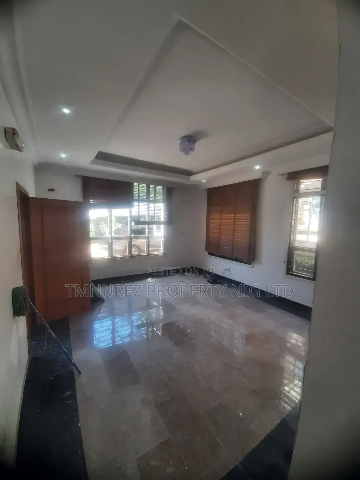 Mini Flat in Cartingate, Chevron for rent