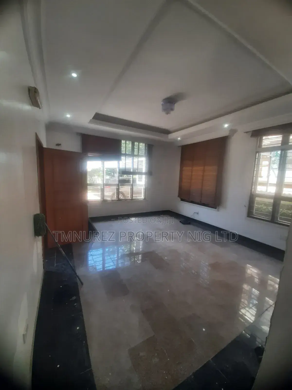 Mini Flat in Cartingate, Chevron for rent