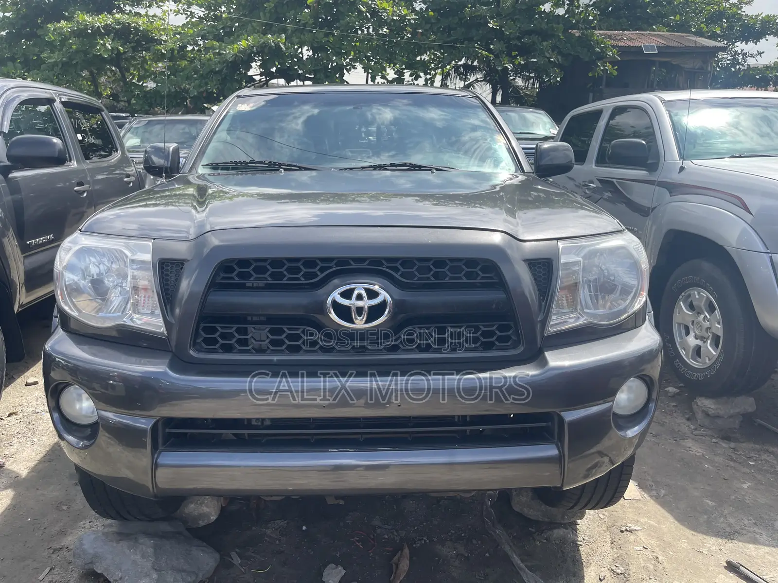 Toyota Tacoma 2011 Gray