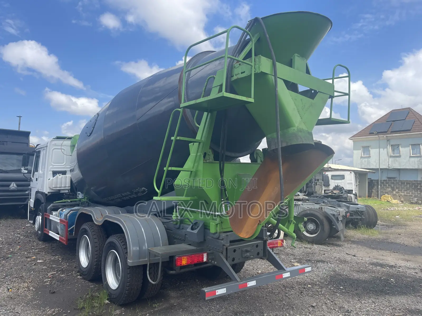Foreign Used Howo Concrete Mixer Truck( 10 Cubic )