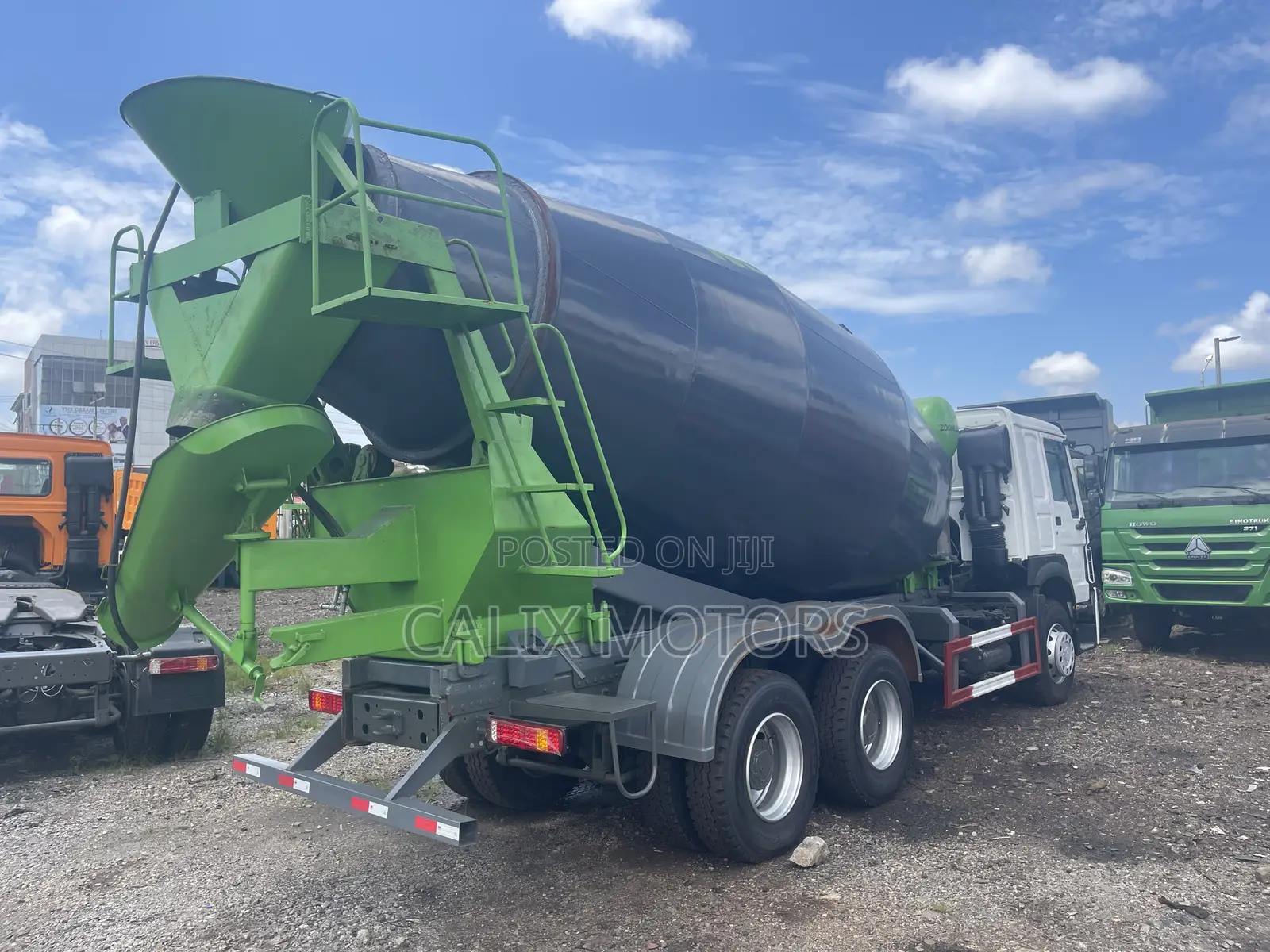 Foreign Used Howo Concrete Mixer Truck( 10 Cubic )