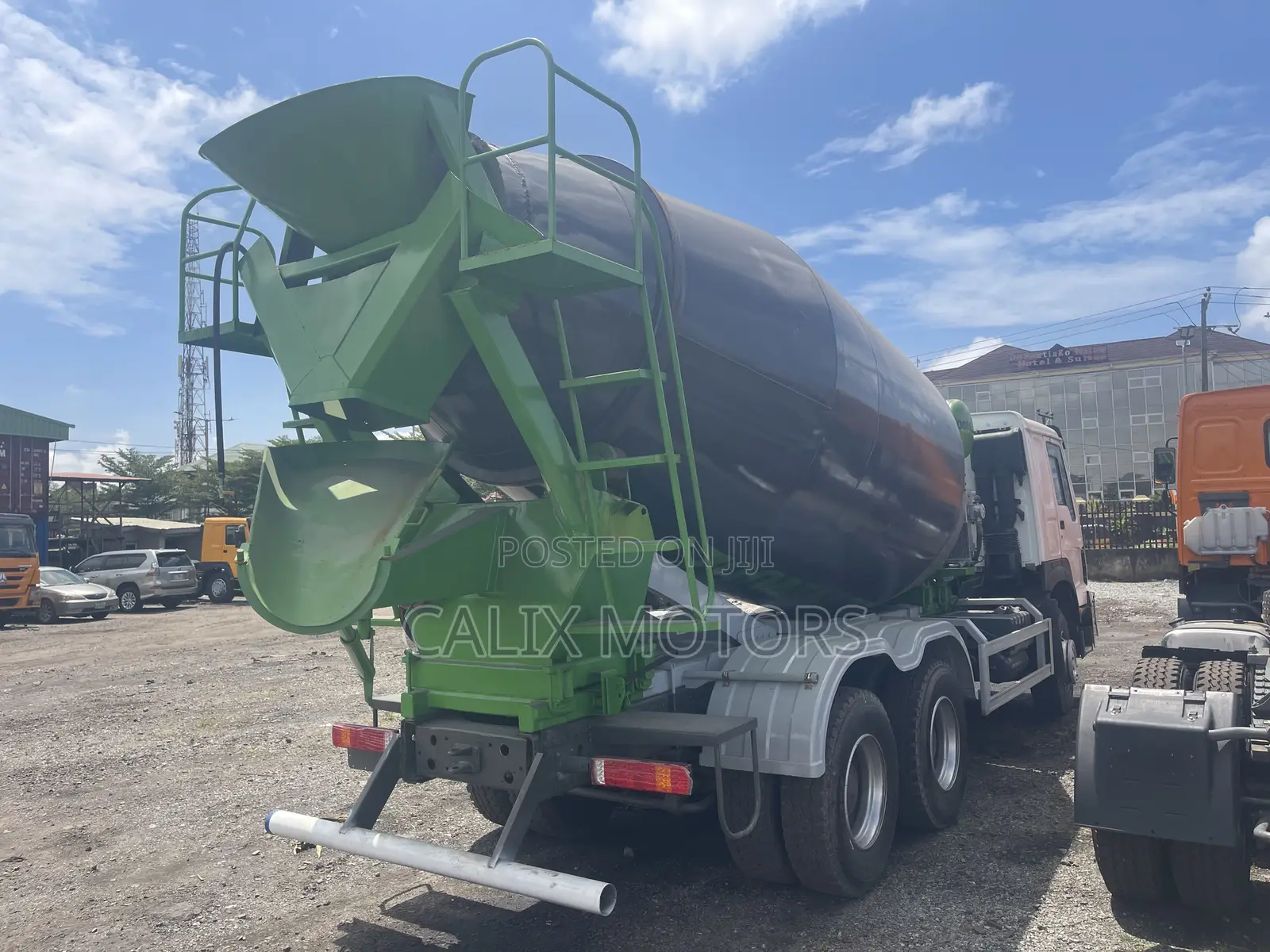 Foreign Used 10 Cubic Howo Truck Concrete Mixer.
