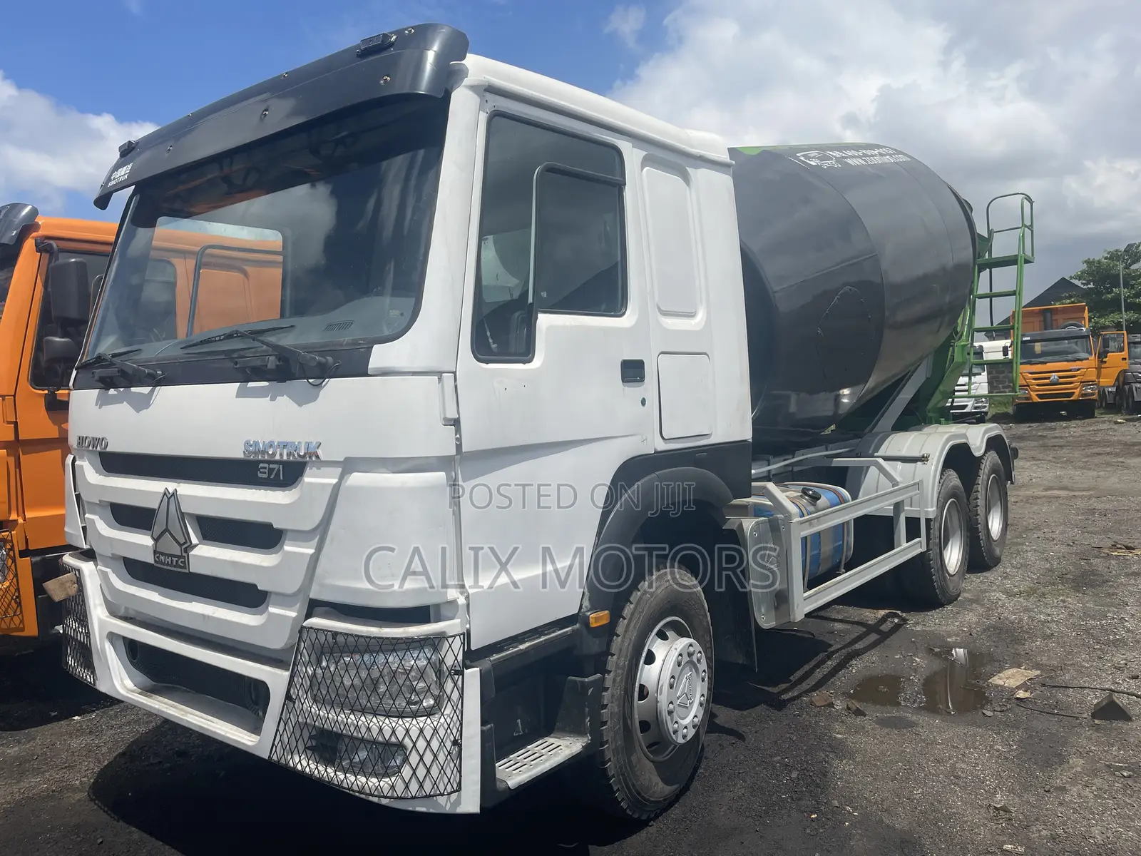 Foreign Used 10 Cubic Howo Truck Concrete Mixer.