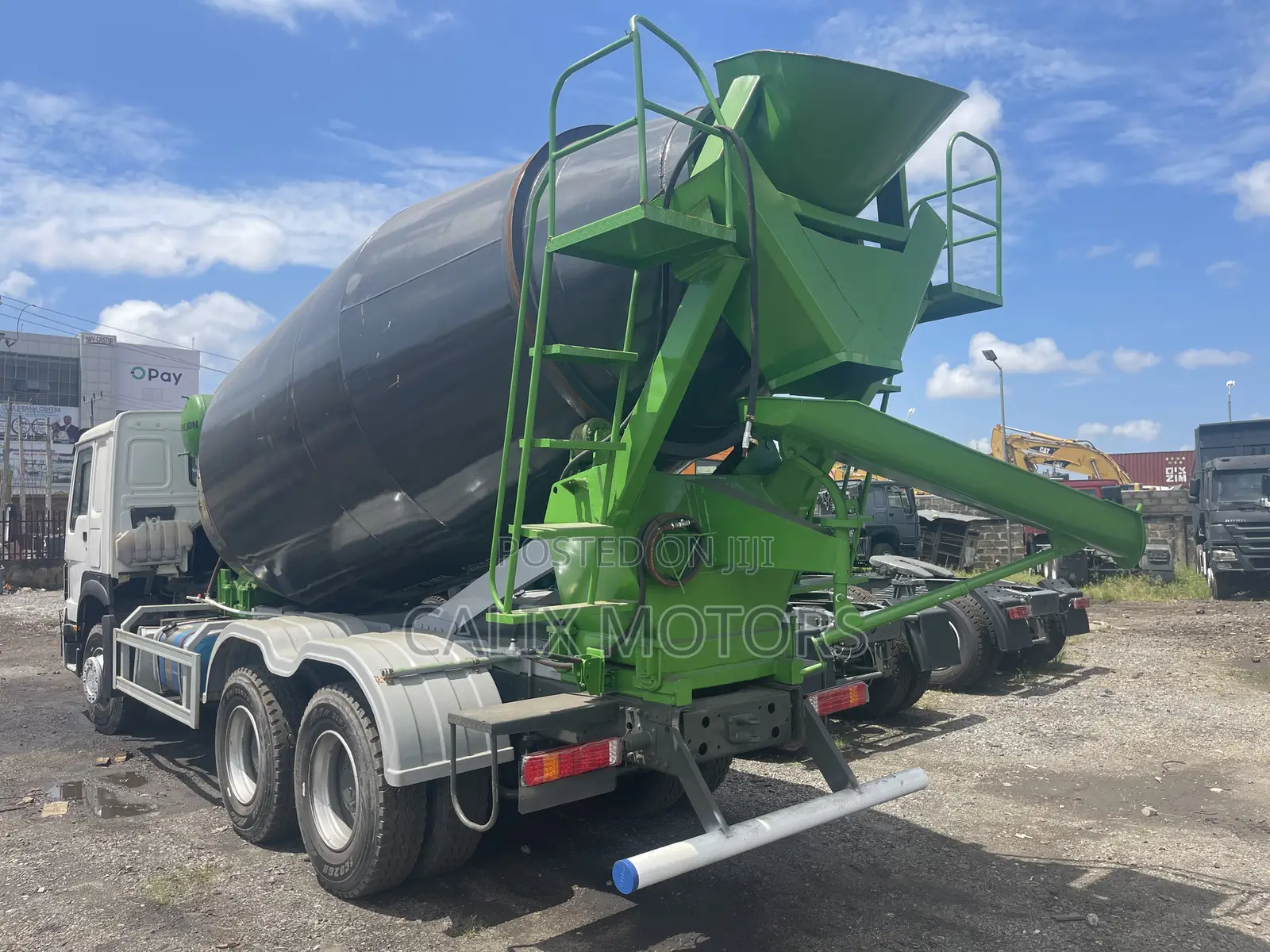 Foreign Used 10 Cubic Howo Truck Concrete Mixer.