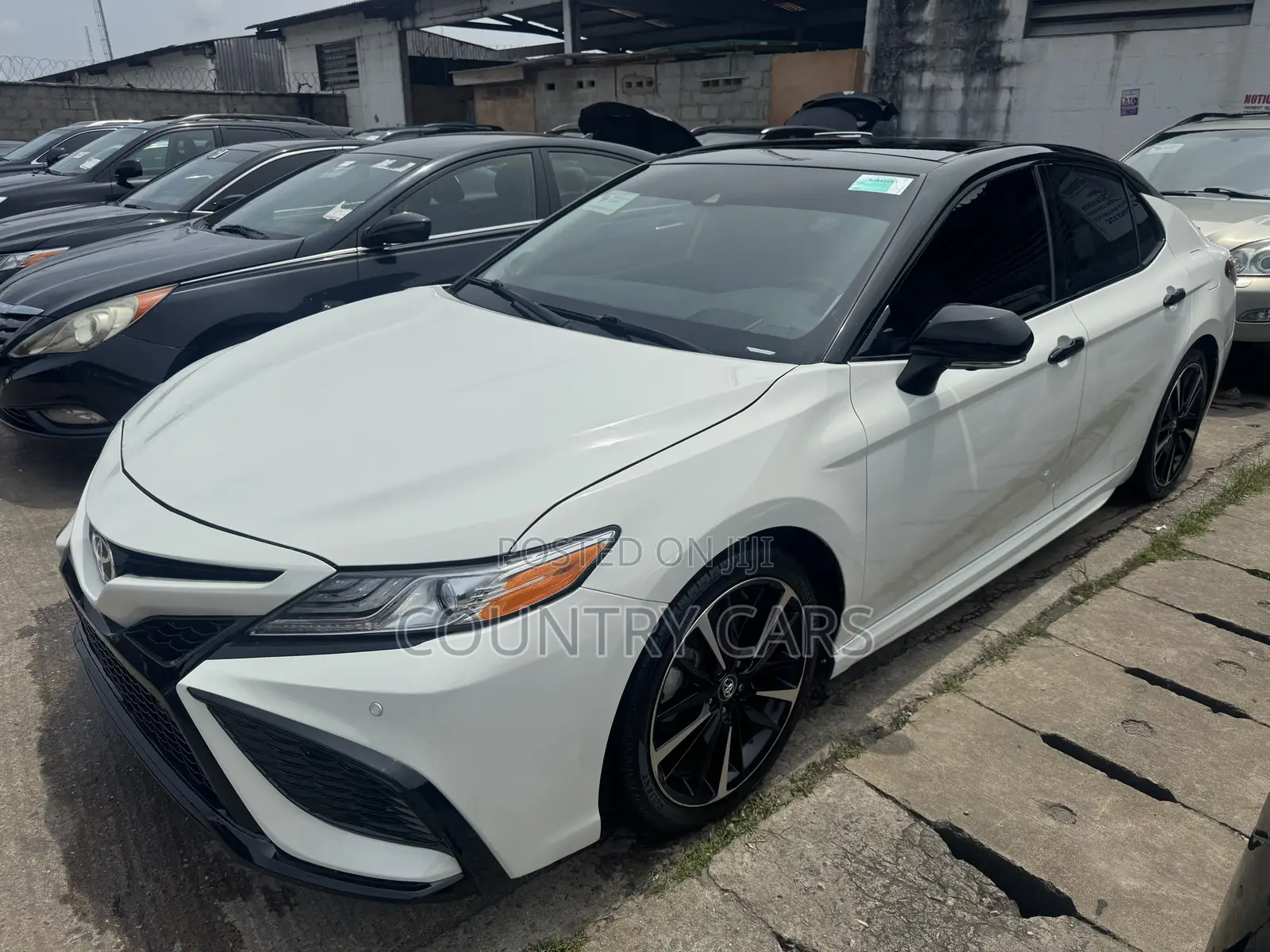 Toyota Camry XSE V6 FWD 2020 White