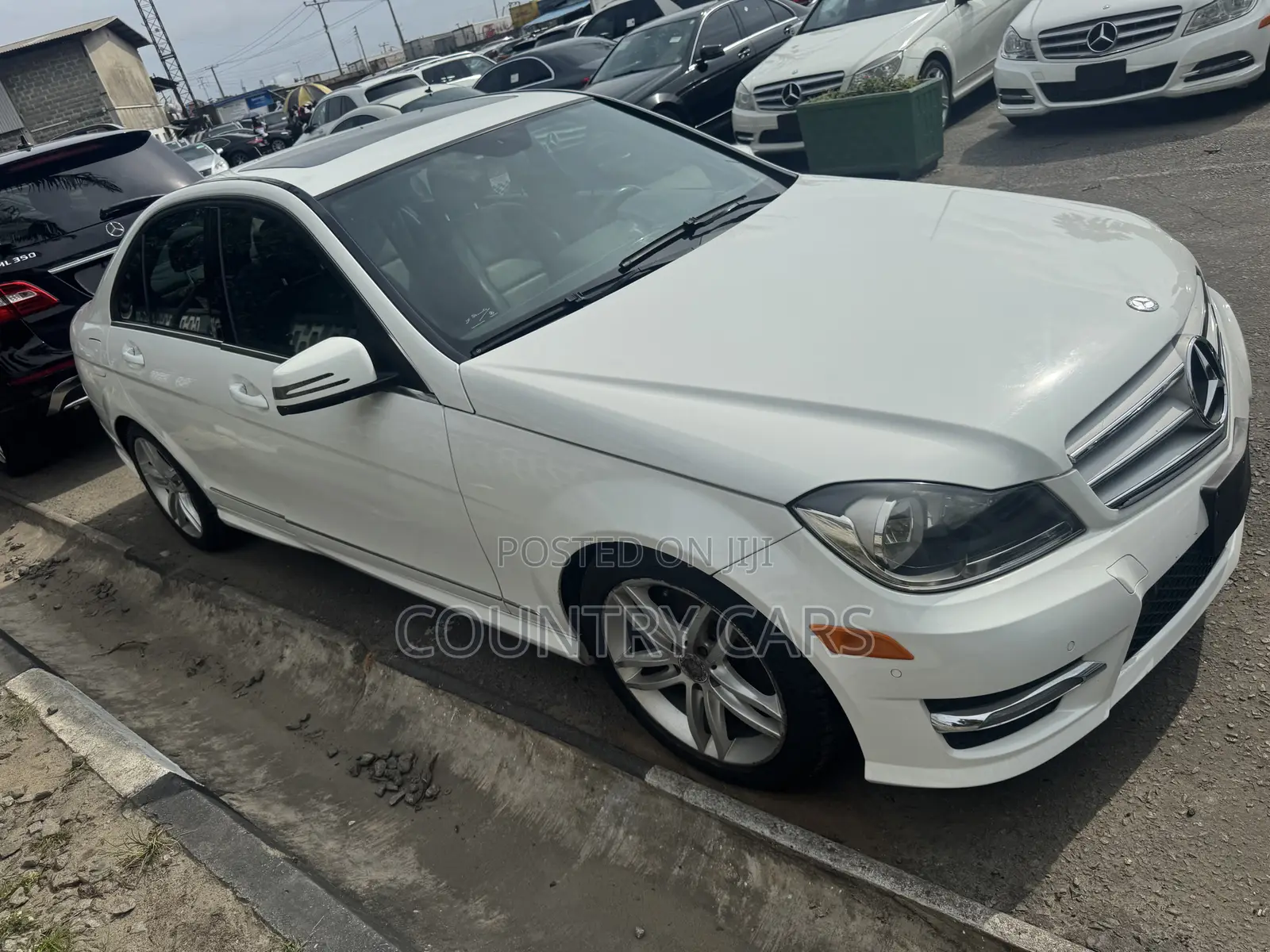Mercedes-Benz C300 2013 Off white