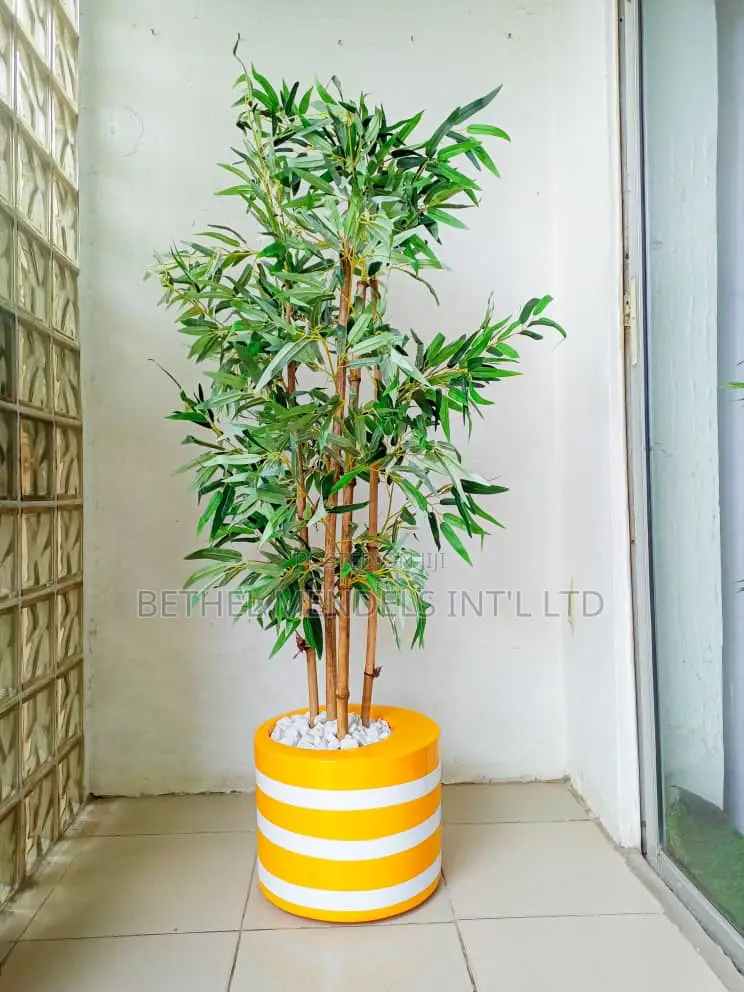 Fiberglass Flower/Pot and Artificial Plant