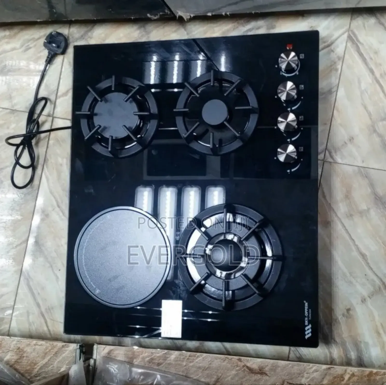 Turkey 3 Gas and 1 Electric in Built Cooker Hob Available