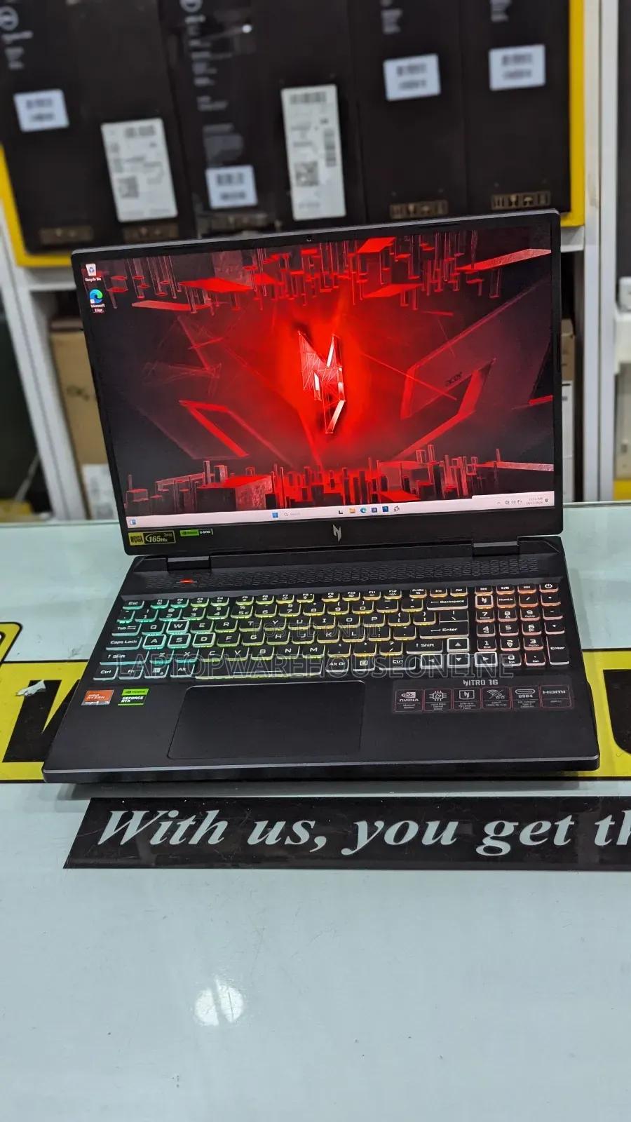Laptop Acer Nitro 17 32GB AMD Ryzen 7 SSD 1T
