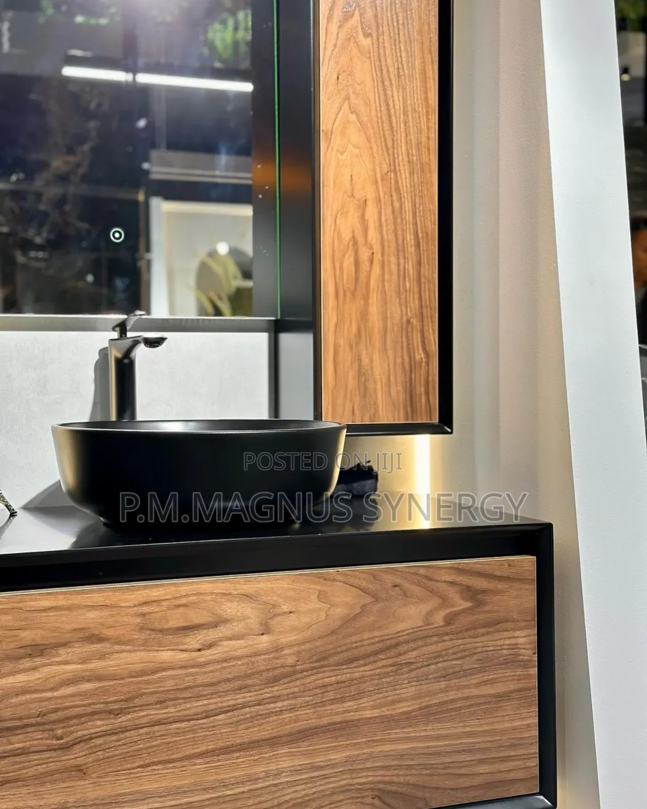 England Standard Black and Wood Colour Basin.