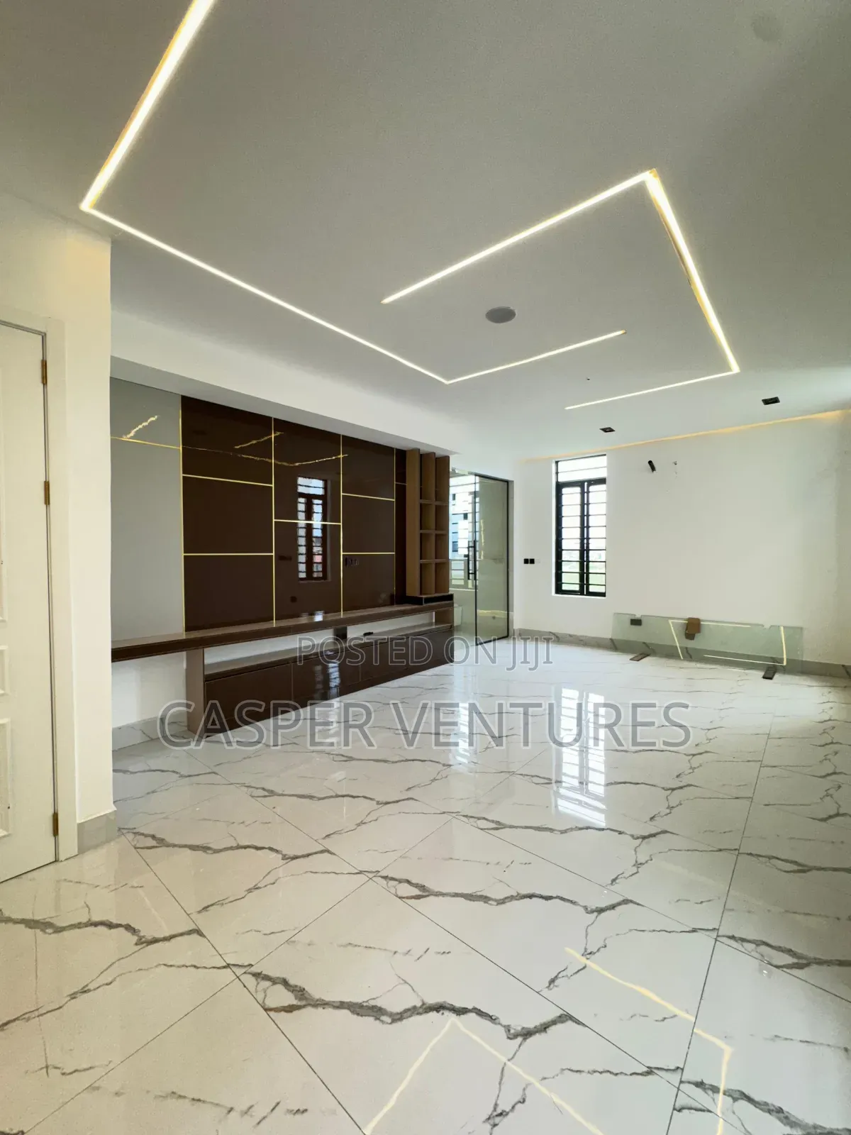 5bdrm Duplex in Phase 1 for sale
