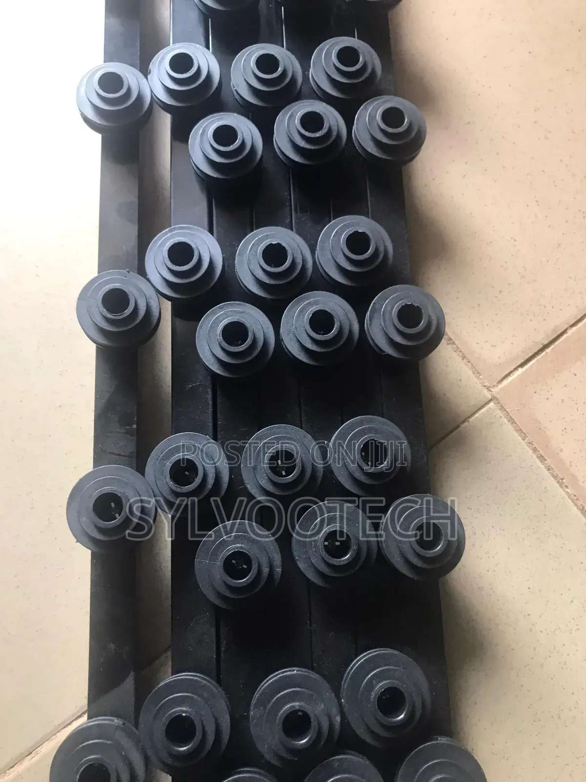 SYLVOOTECH Eight Lines Electric Fence Installation