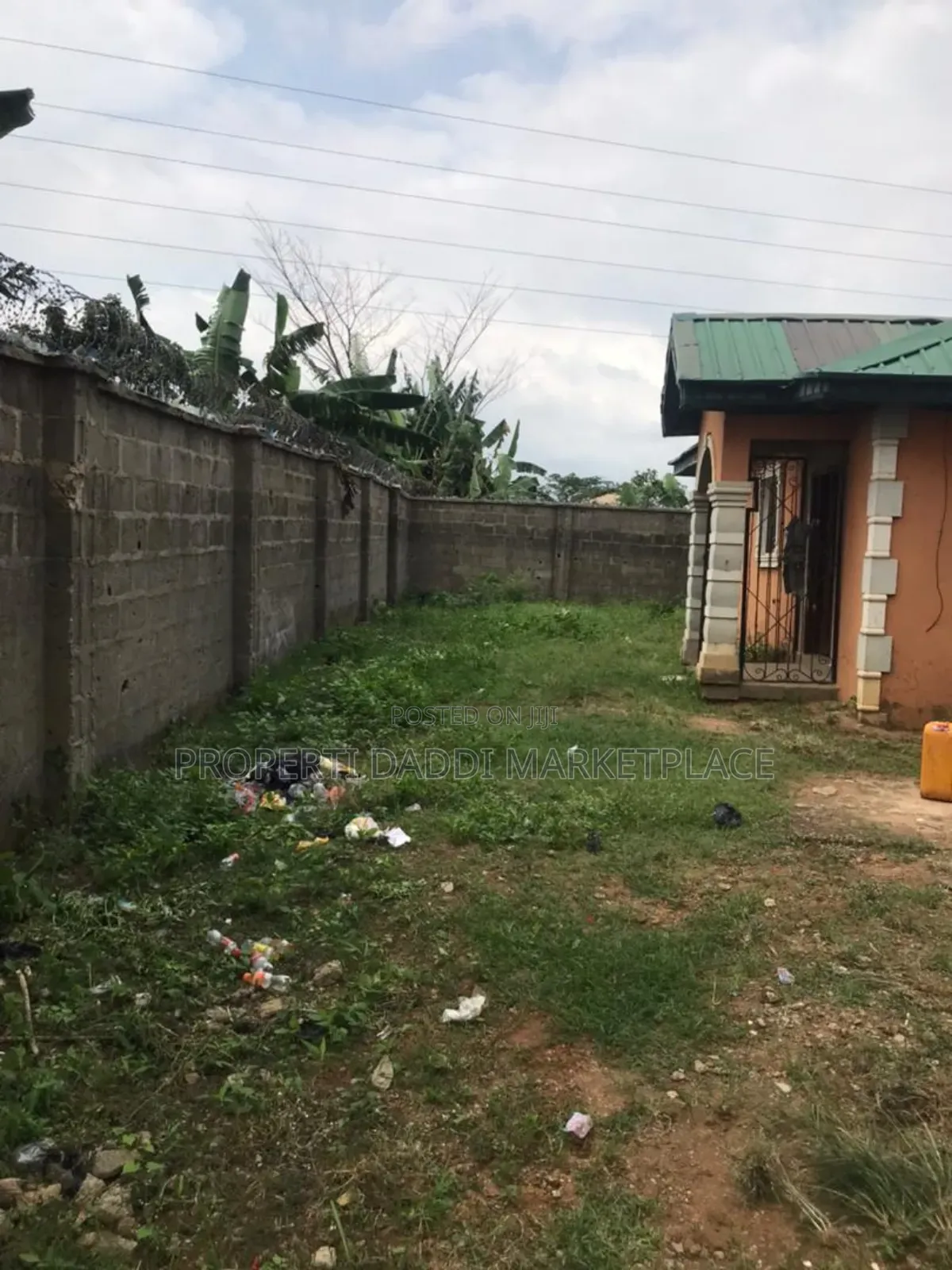 5bdrm Block of Flats in Ayobo for sale