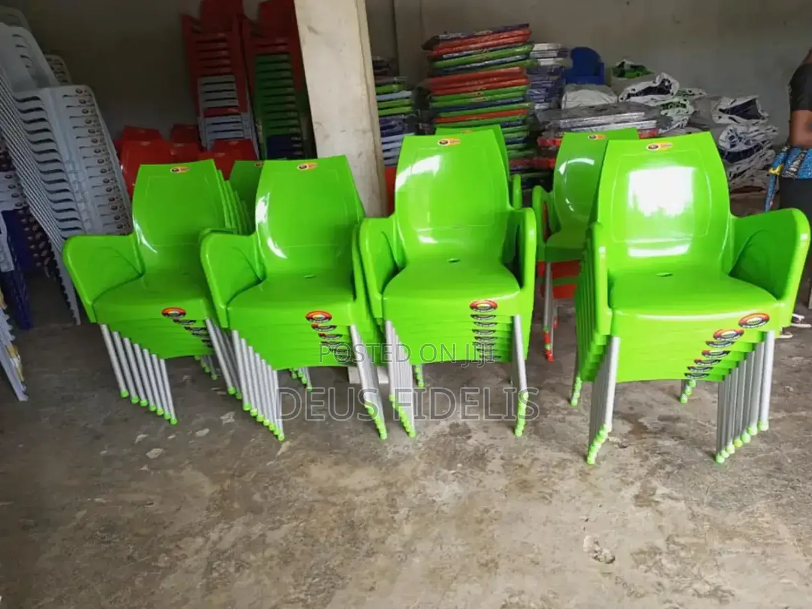 Eleganza Plastic Chair With Arm
