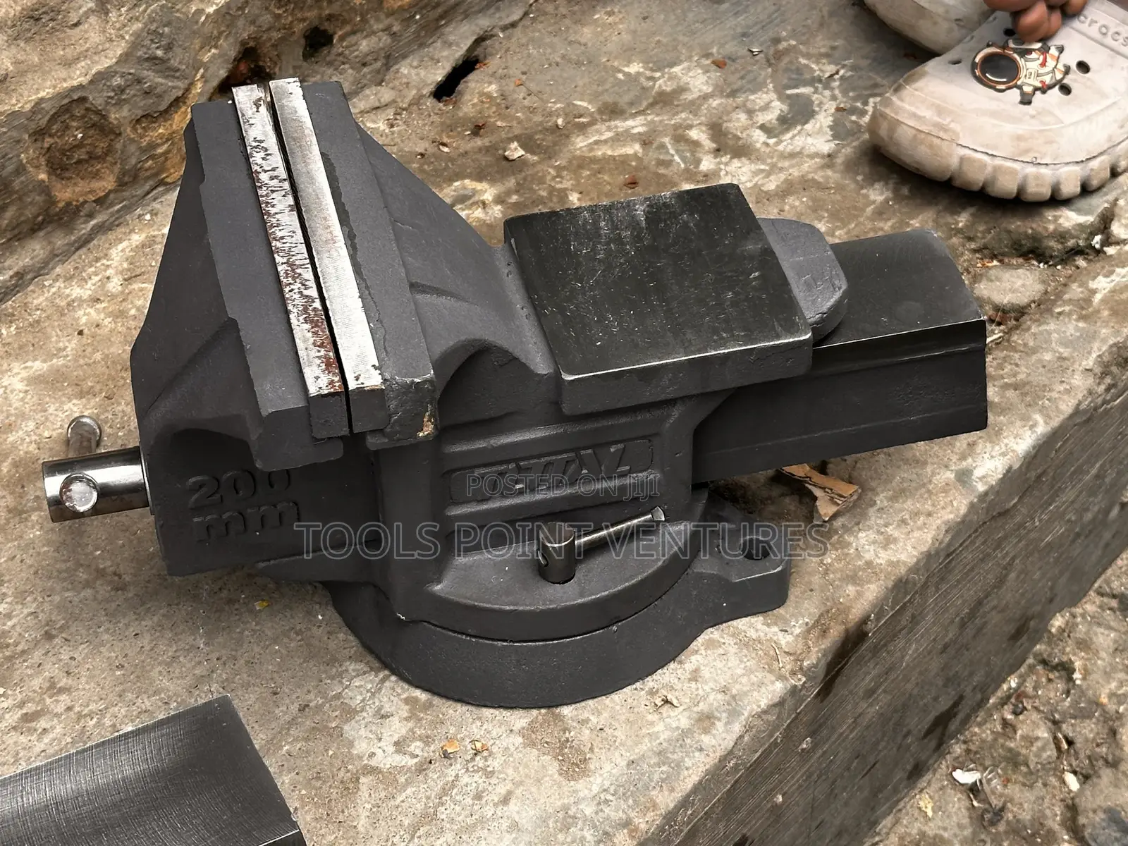 8” Swivel Bench Vice