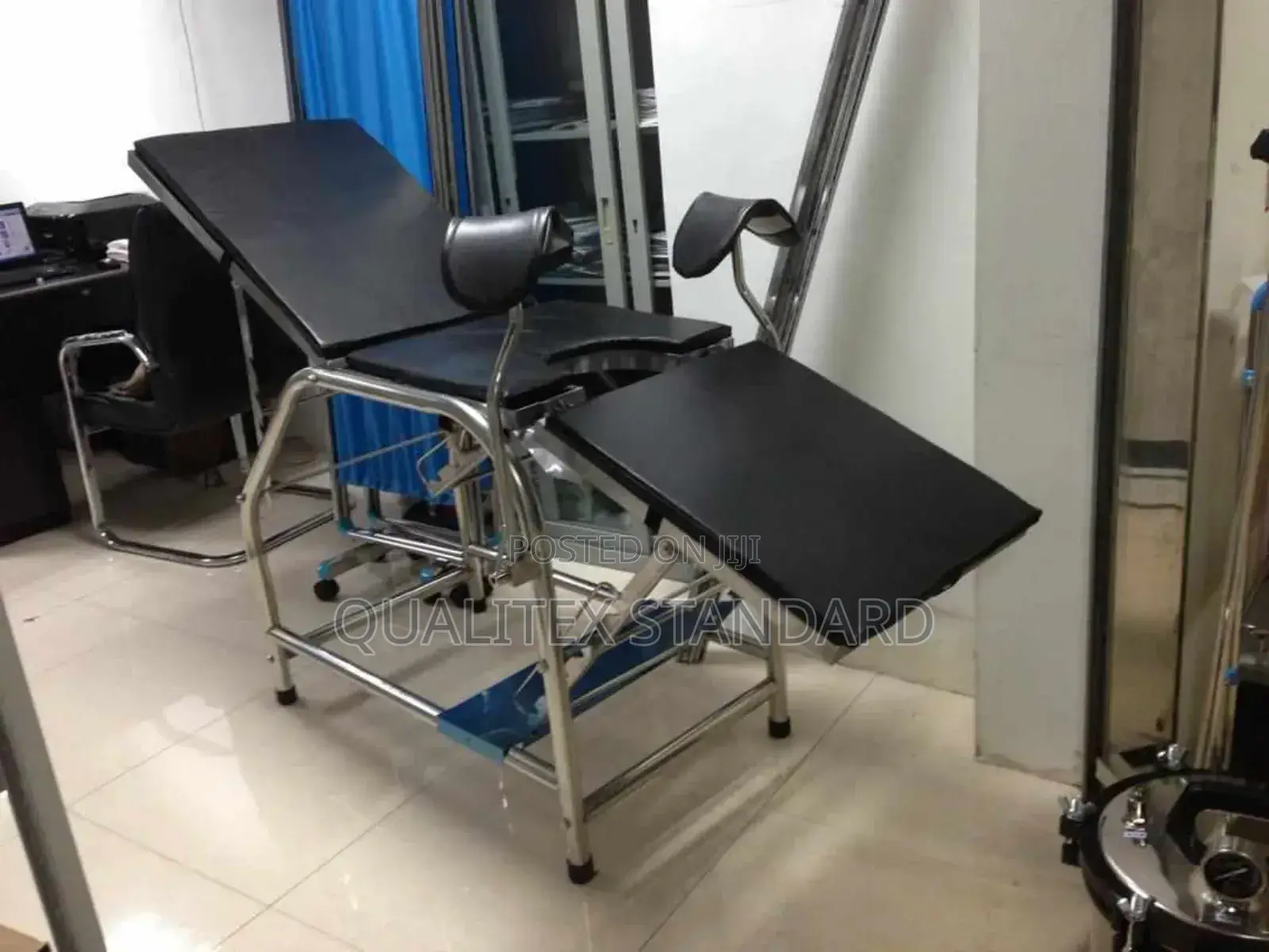 Stainless Body Four Leg Delivery Bed