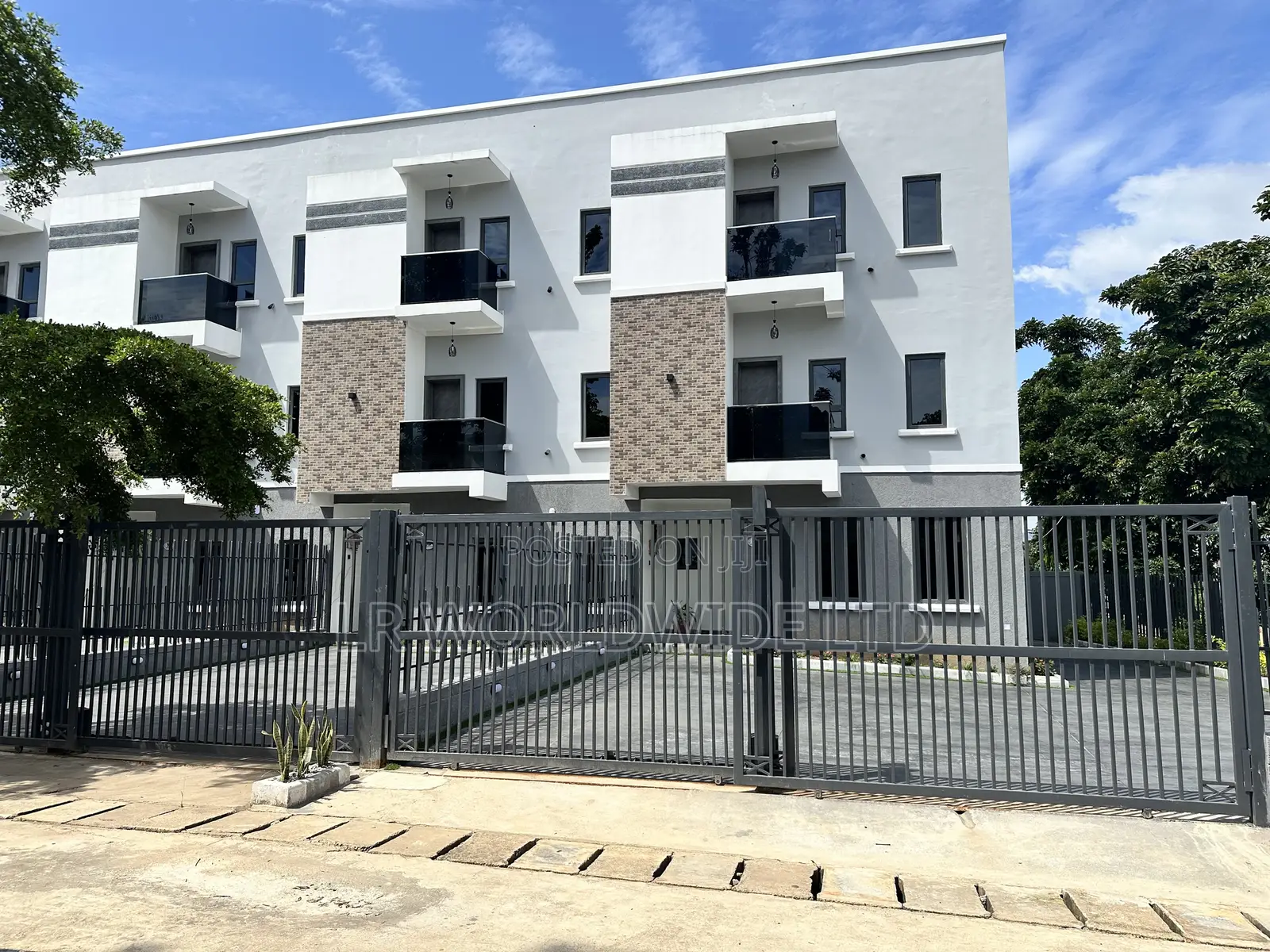 4bdrm Townhouse/Terrace in Wuse for sale