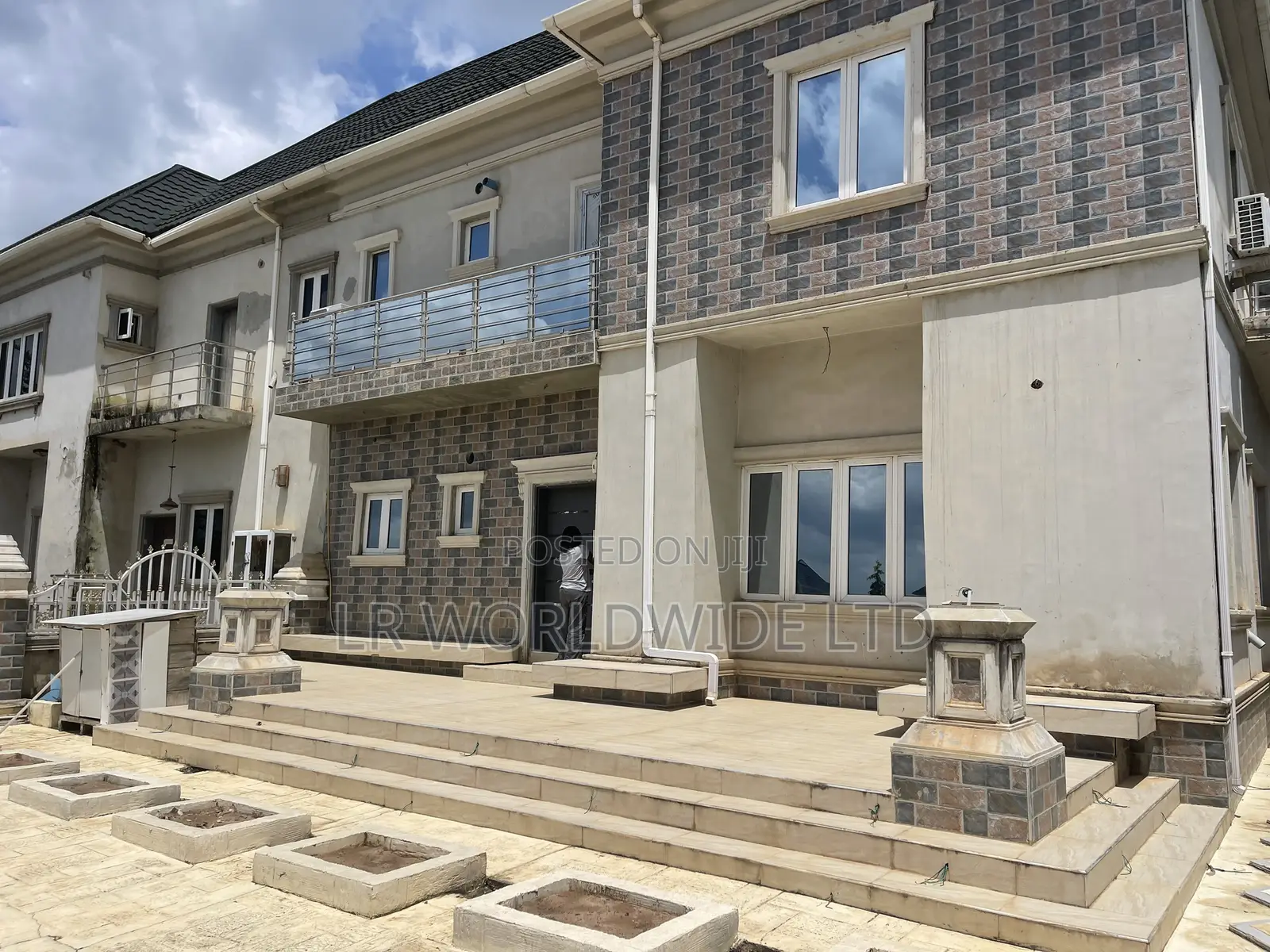 3bdrm Duplex in River Park, Lugbe District for sale