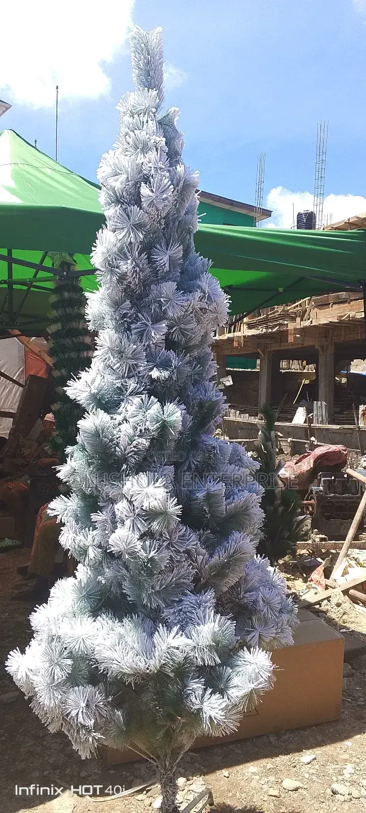 Pine Christmas Tree With Full Snow Flak