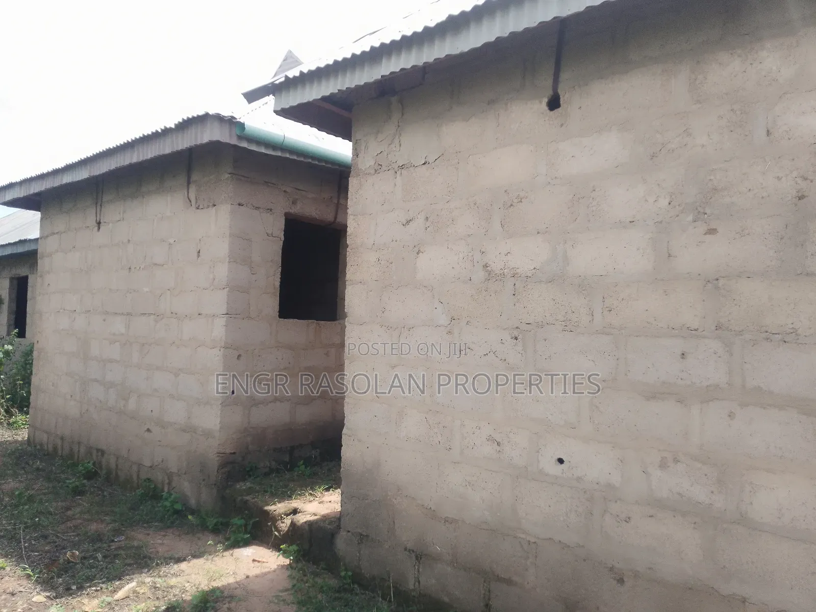 For Sale 10 Rooms Hostel Uncompleted