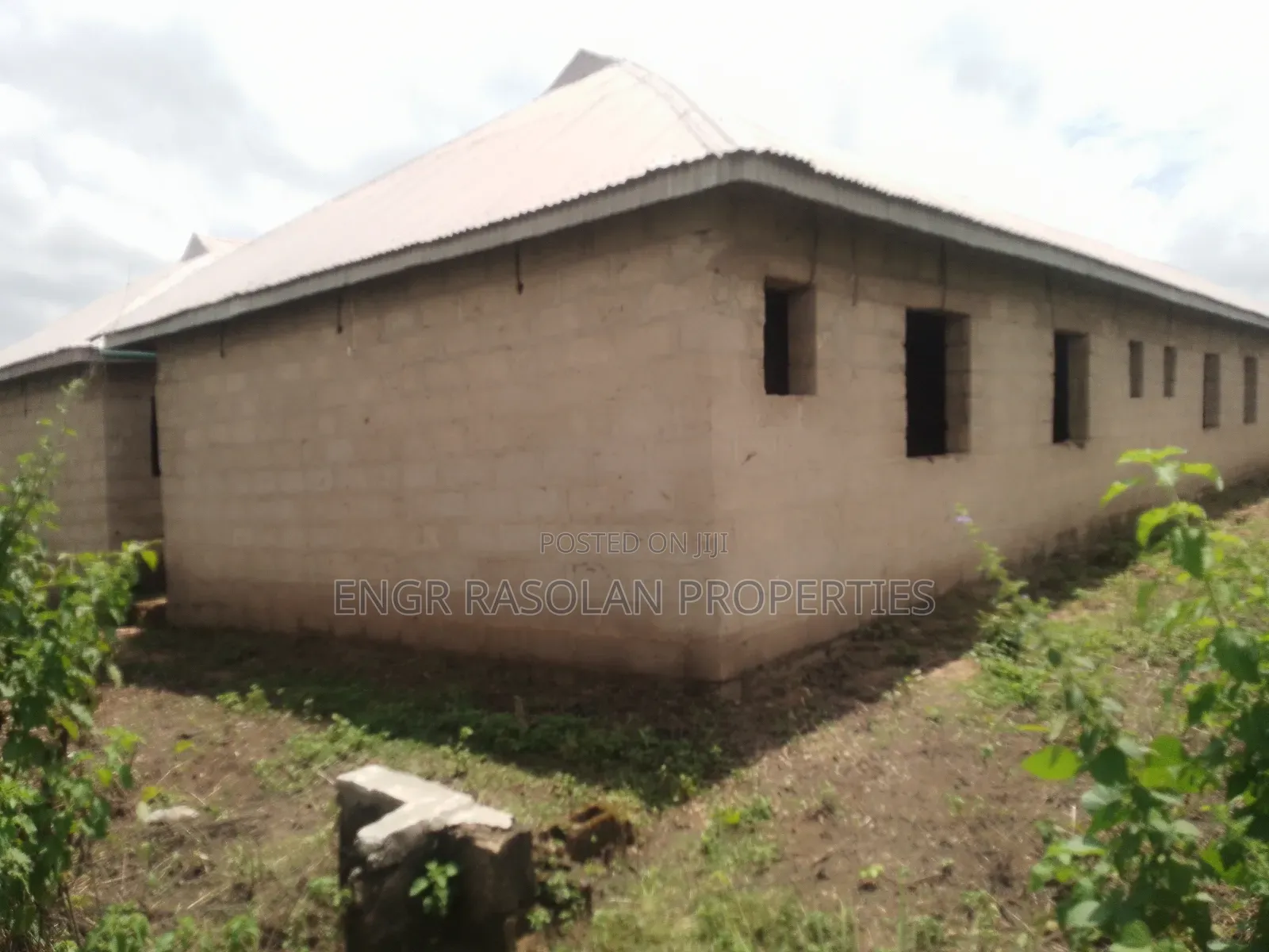 For Sale 10 Rooms Hostel Uncompleted
