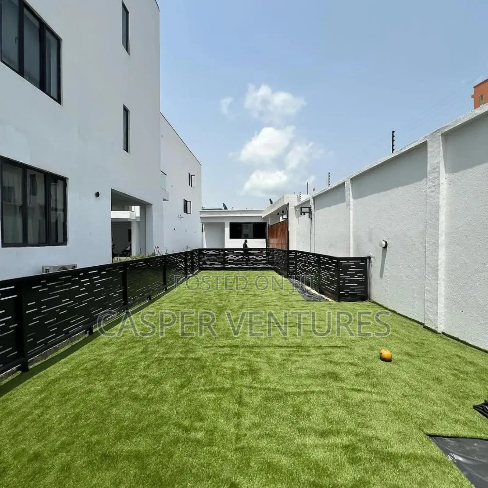 4bdrm Townhouse/Terrace in Londer, Lekki Phase 1 for sale
