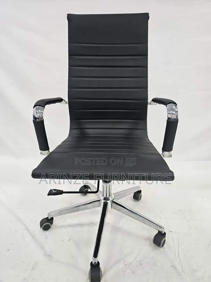 Quality Swivel Line Chair