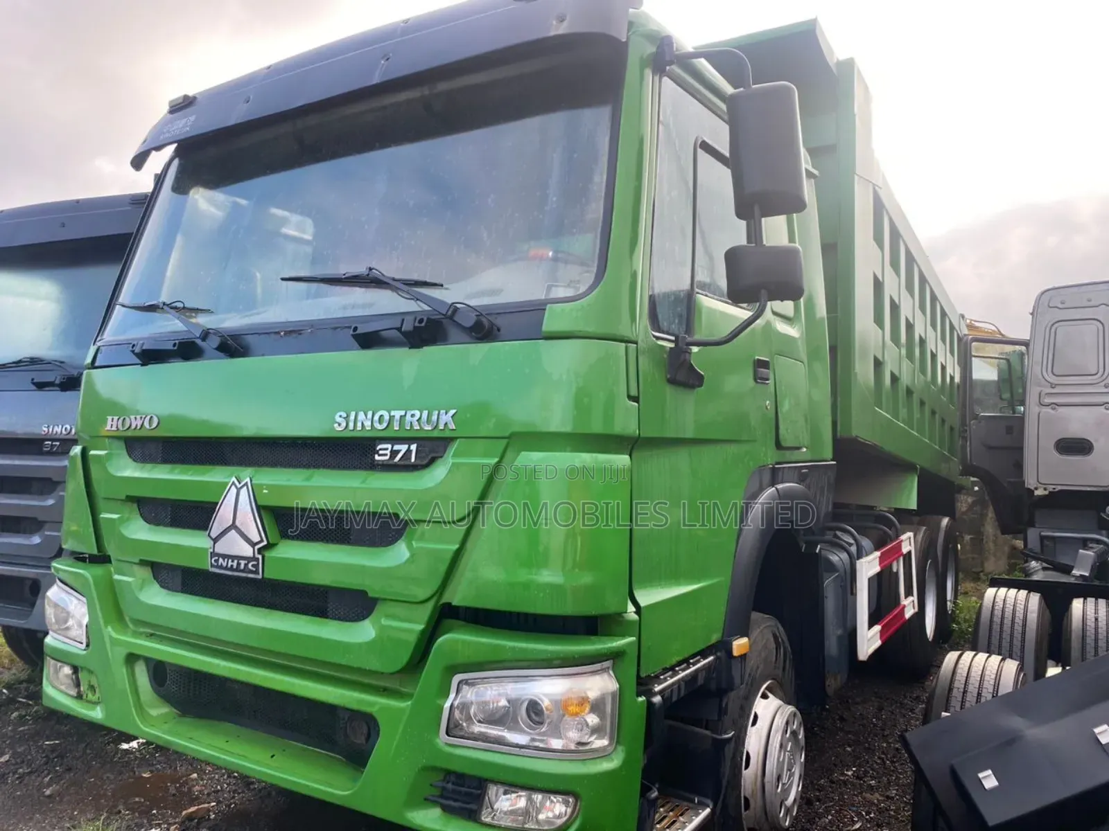 Green CNHTC Howo Truck