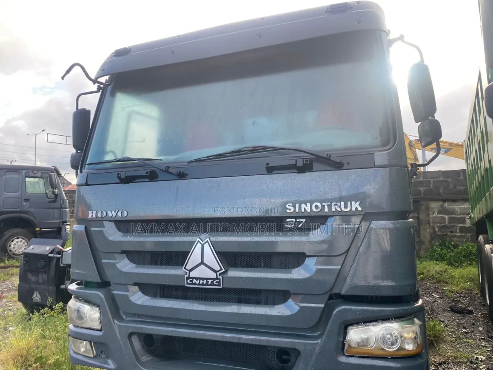 Gray CNHTC Howo 371