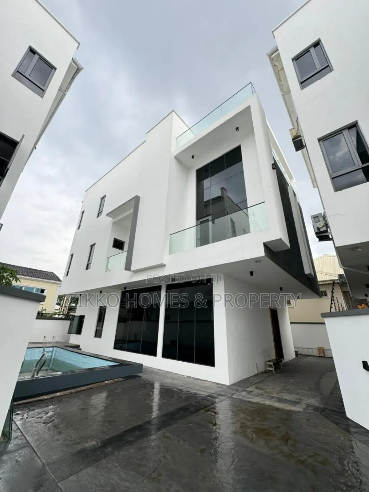 Furnished 5bdrm Duplex in Lekki for sale