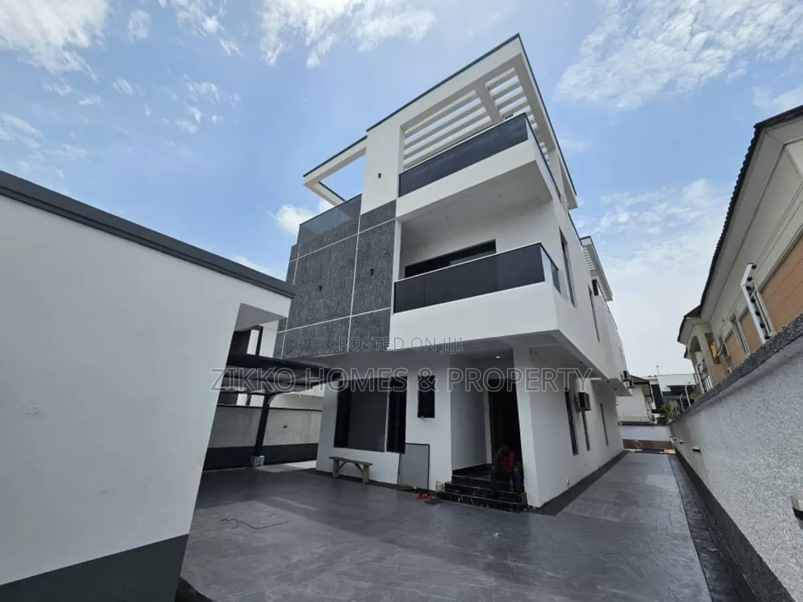 Furnished 5bdrm Duplex in Lekki for sale