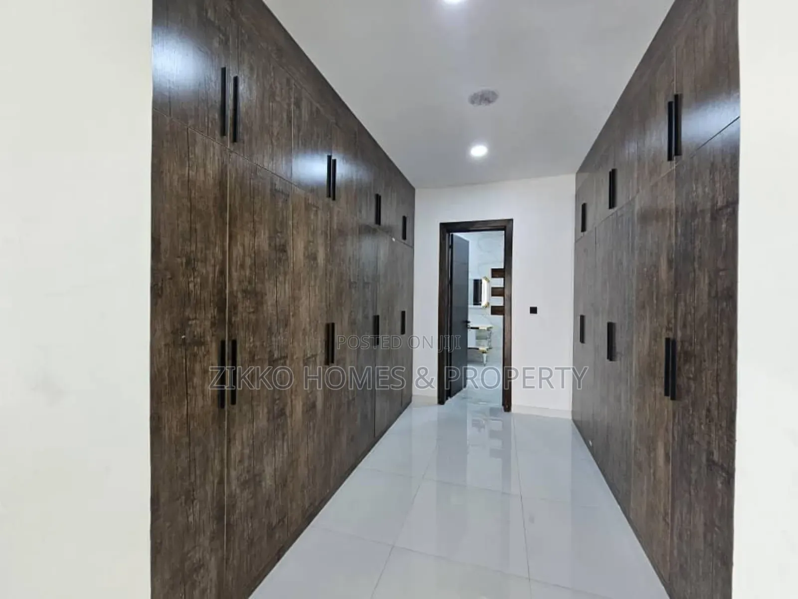 Furnished 5bdrm Duplex in Lekki for sale