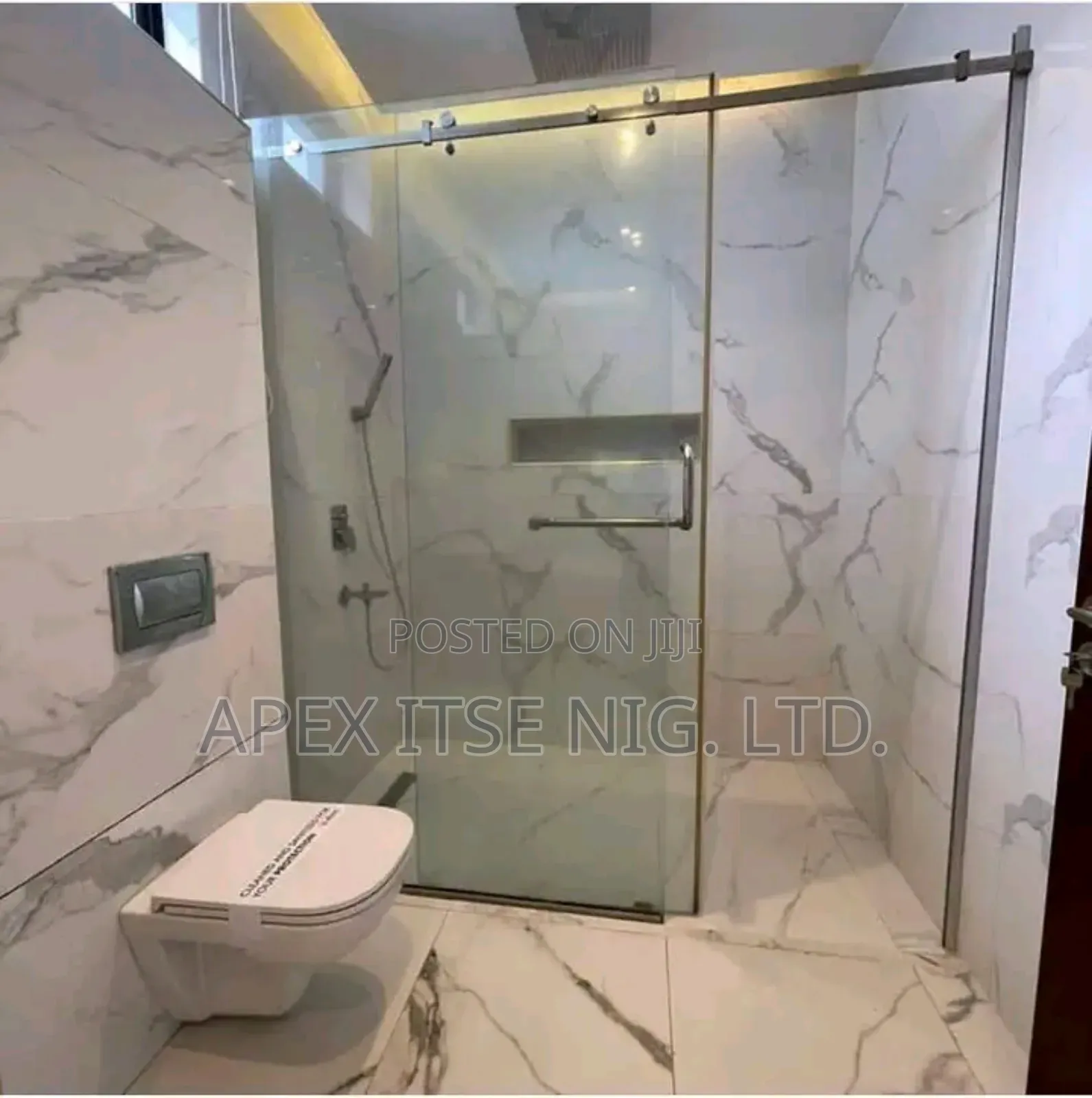 Masters Bathroom Cubicle Glass Entr