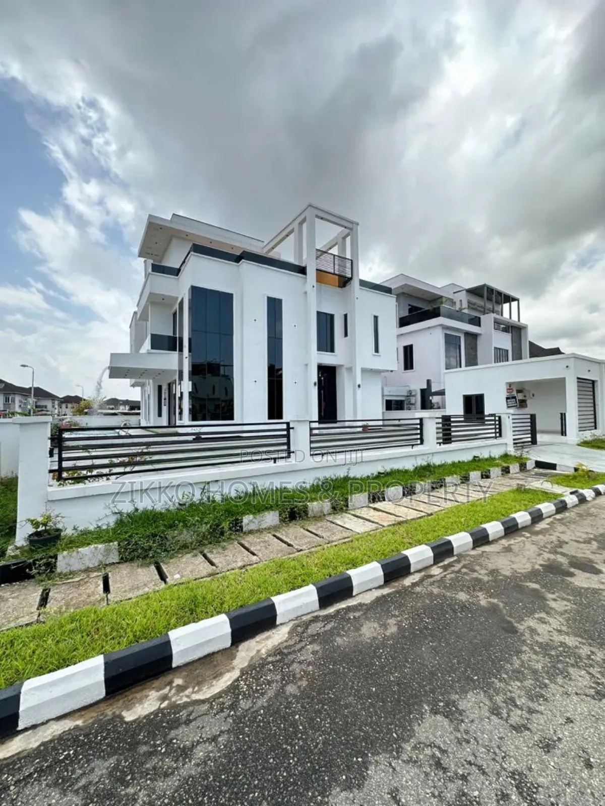 Furnished 5bdrm Duplex in Osapa London, Lekki Phase 1 for sale