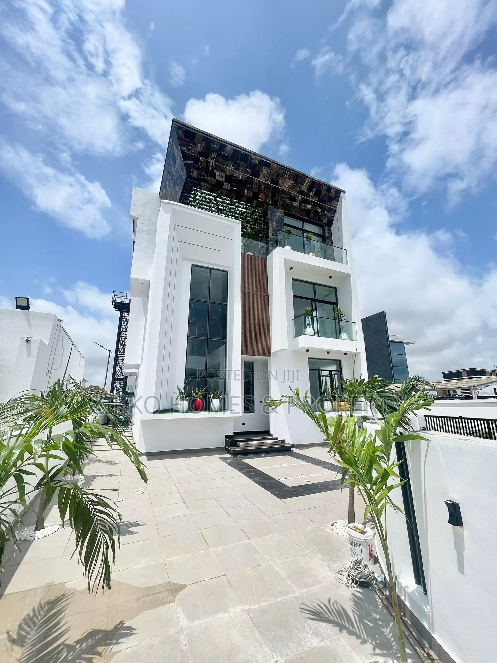 Furnished 5bdrm Duplex in Osapa london for sale