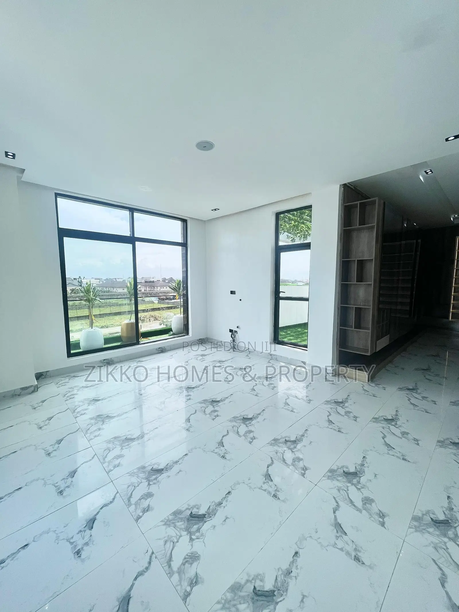 Furnished 5bdrm Duplex in Osapa london for sale