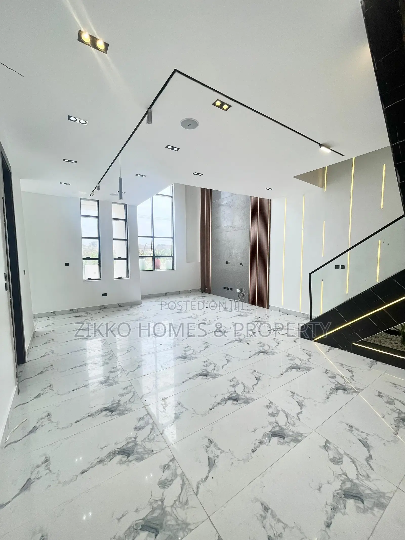 Furnished 5bdrm Duplex in Osapa london for sale