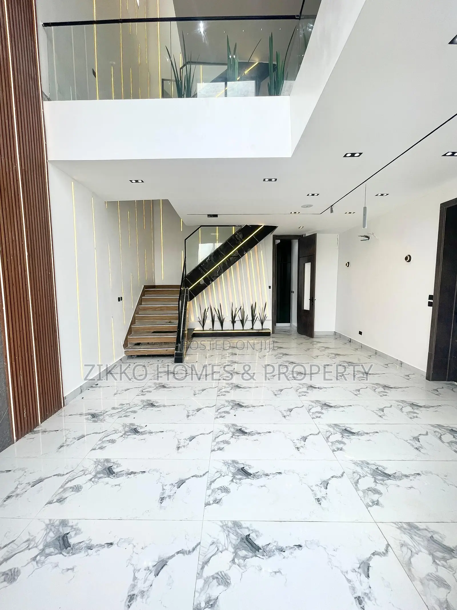 Furnished 5bdrm Duplex in Osapa london for sale