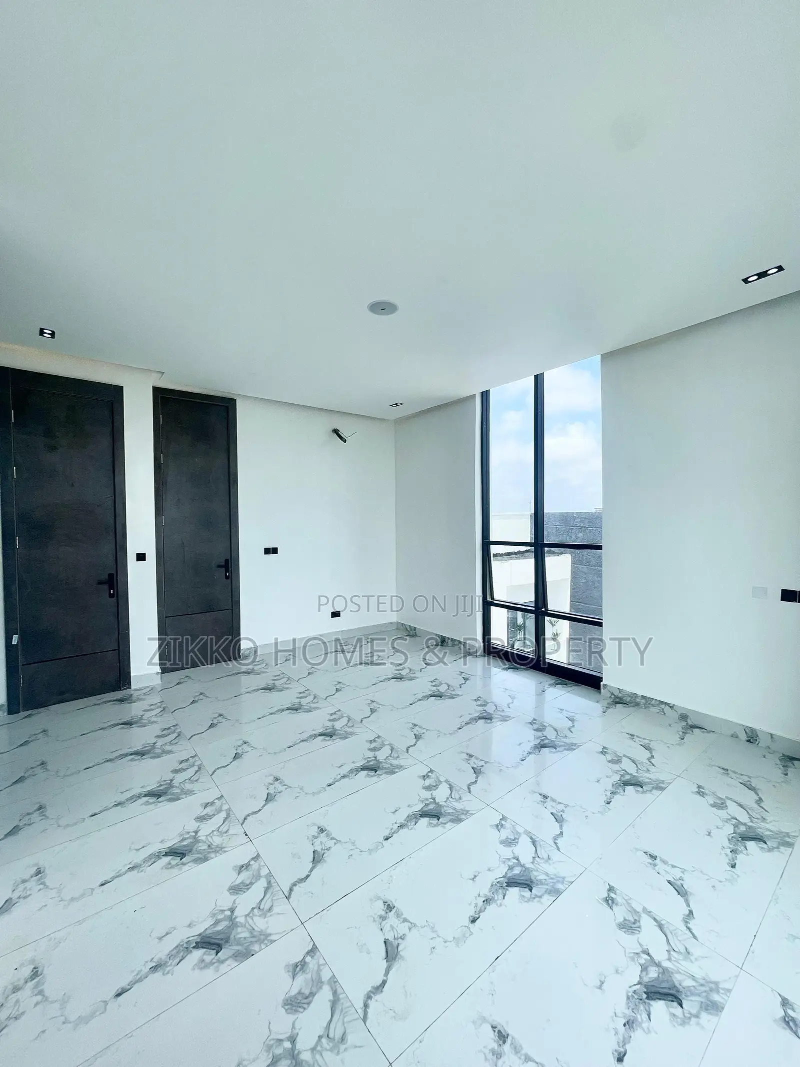 Furnished 5bdrm Duplex in Osapa london for sale