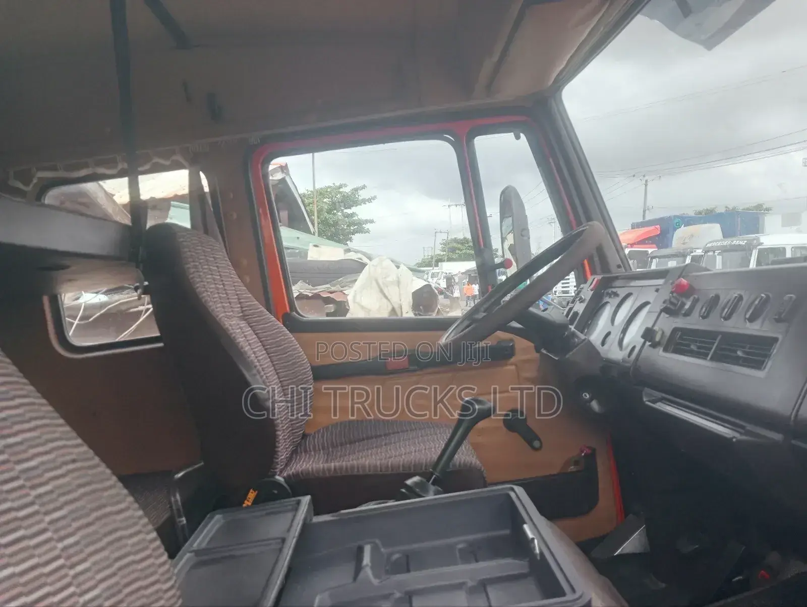 Double Cabin 814 Pickup Truck