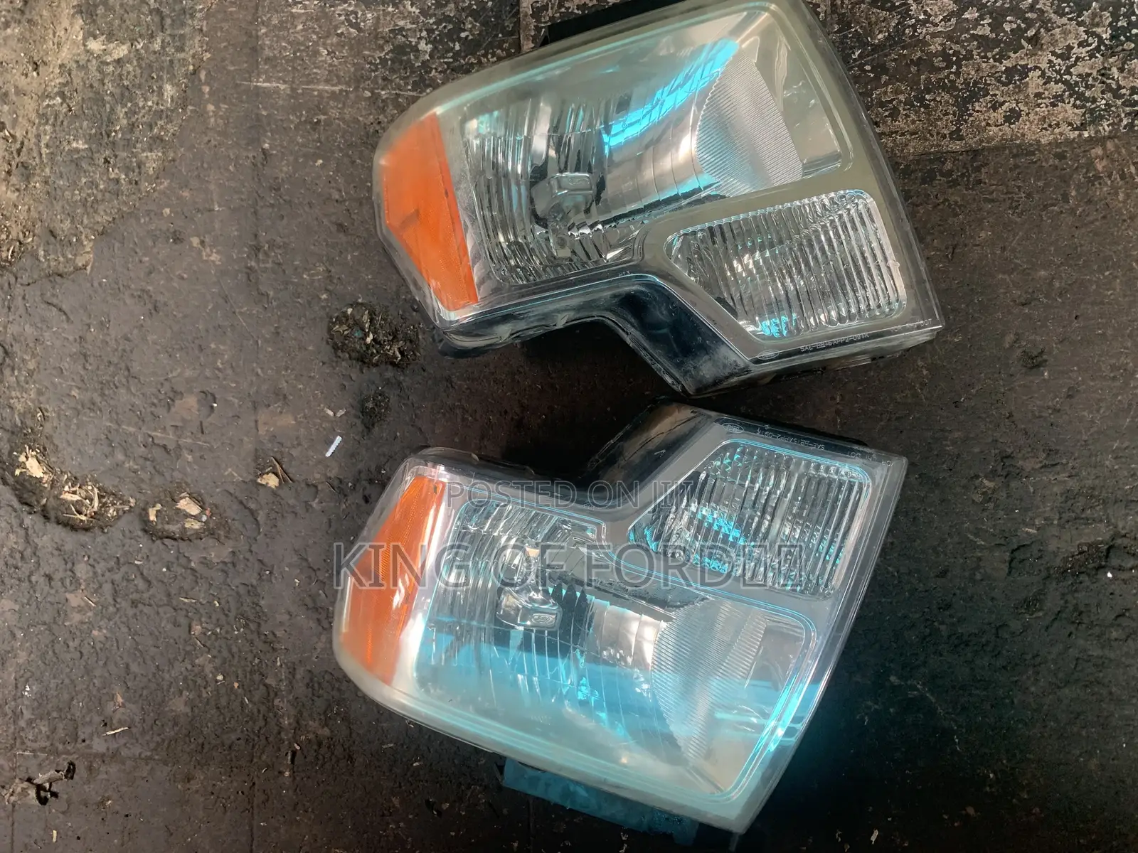 Ford F-150 2010 Headlights