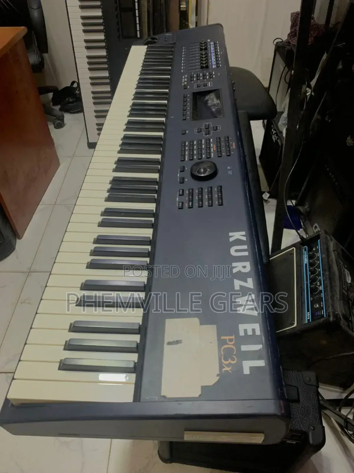 Neat Uk Used KURZWELL Keyboard