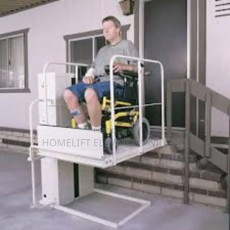 3 Gate Vertical Platform Lift