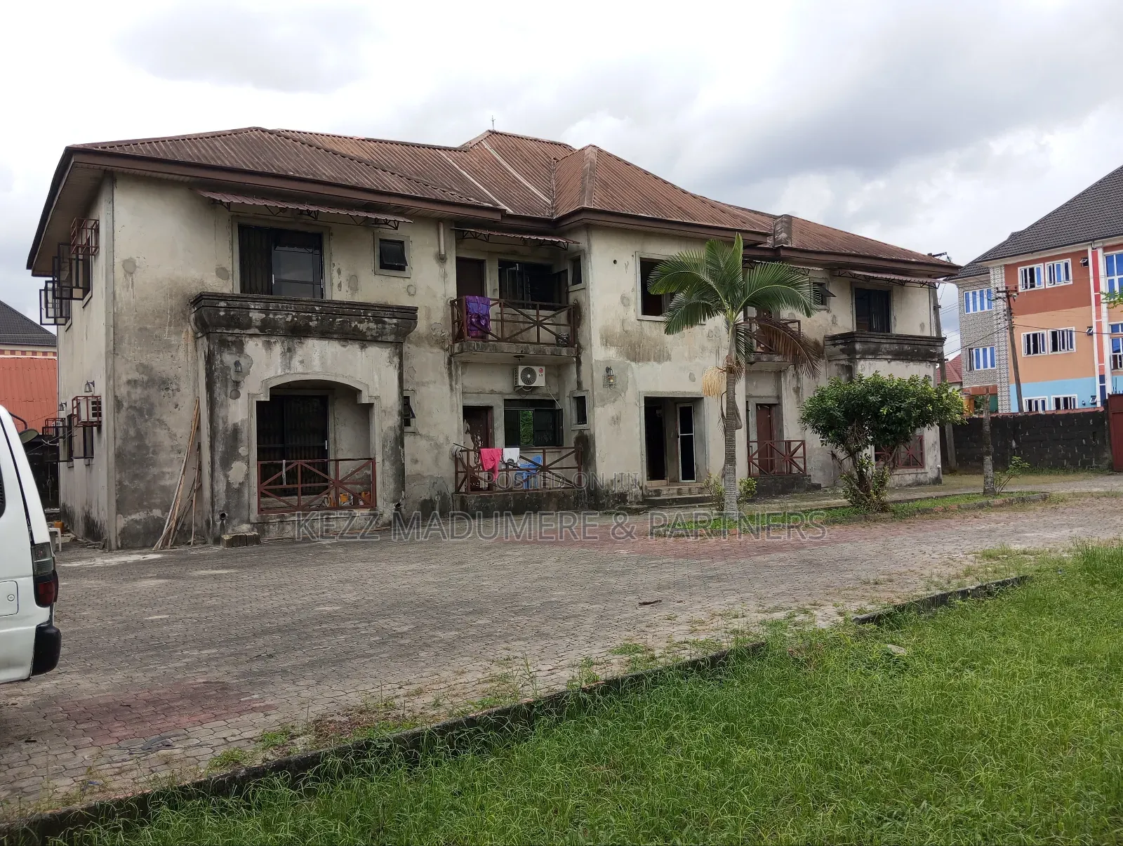 8bdrm Block of Flats in Sars Rd / Rumuaghulu, Port-Harcourt for sale