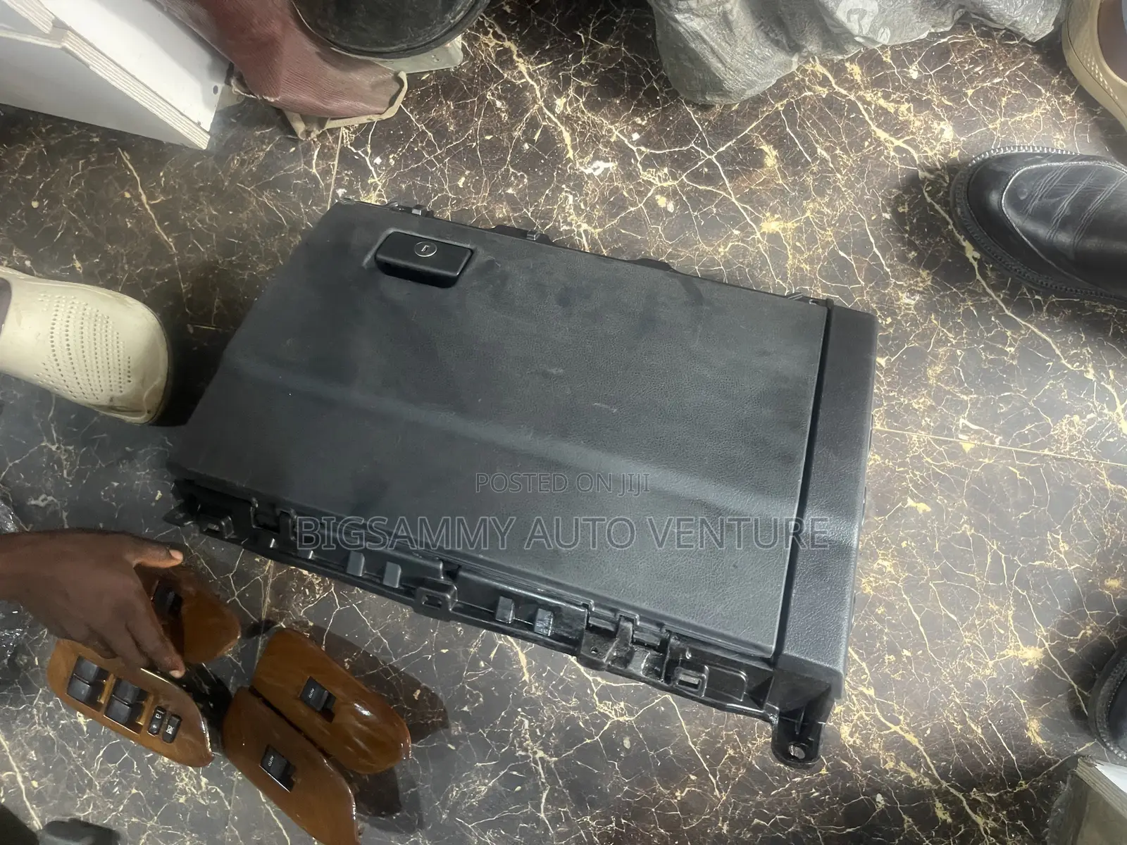 Toyota Prado 2010/2020 Pigeonhole