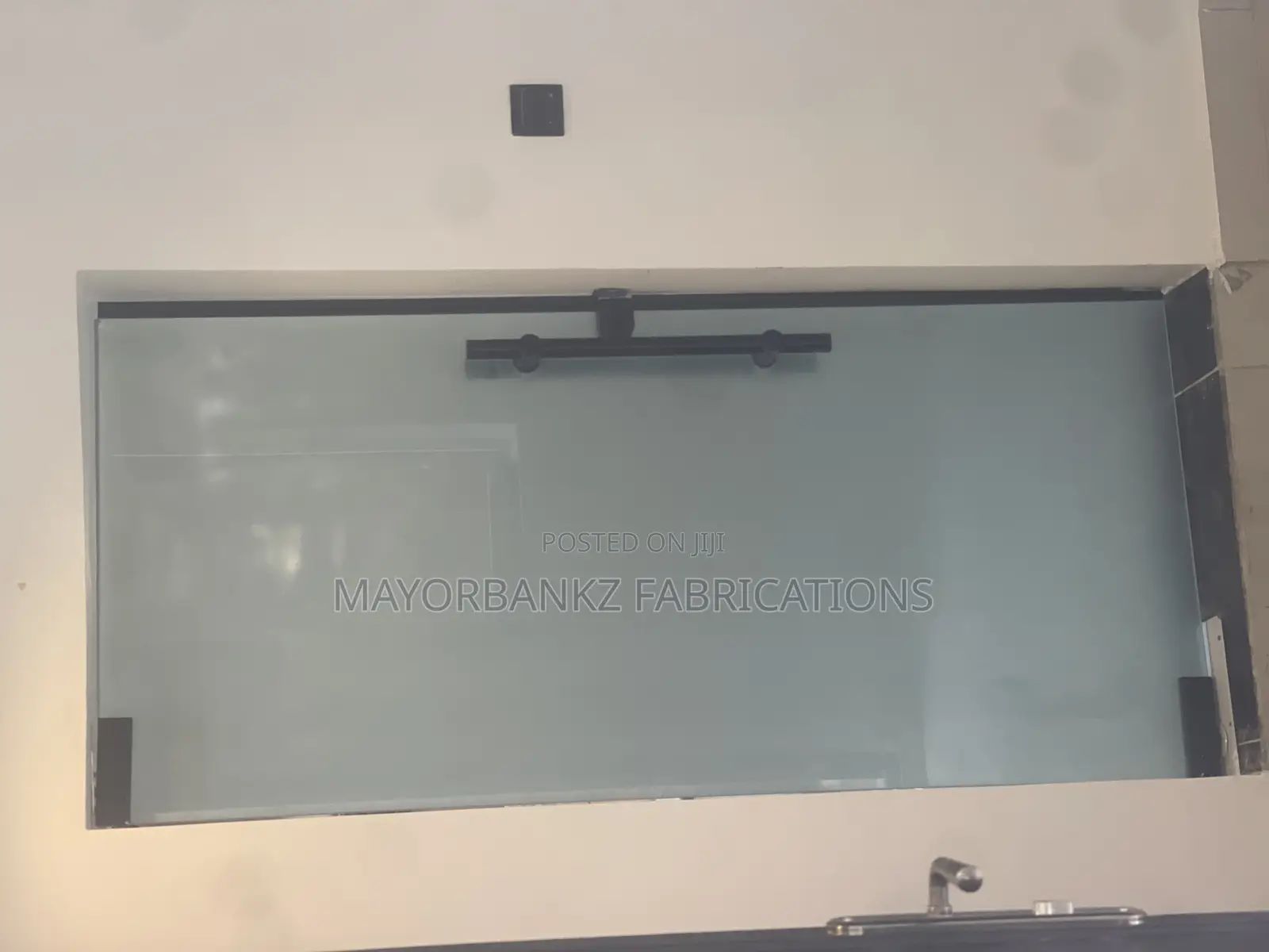 10mm Frosted Frameless Door