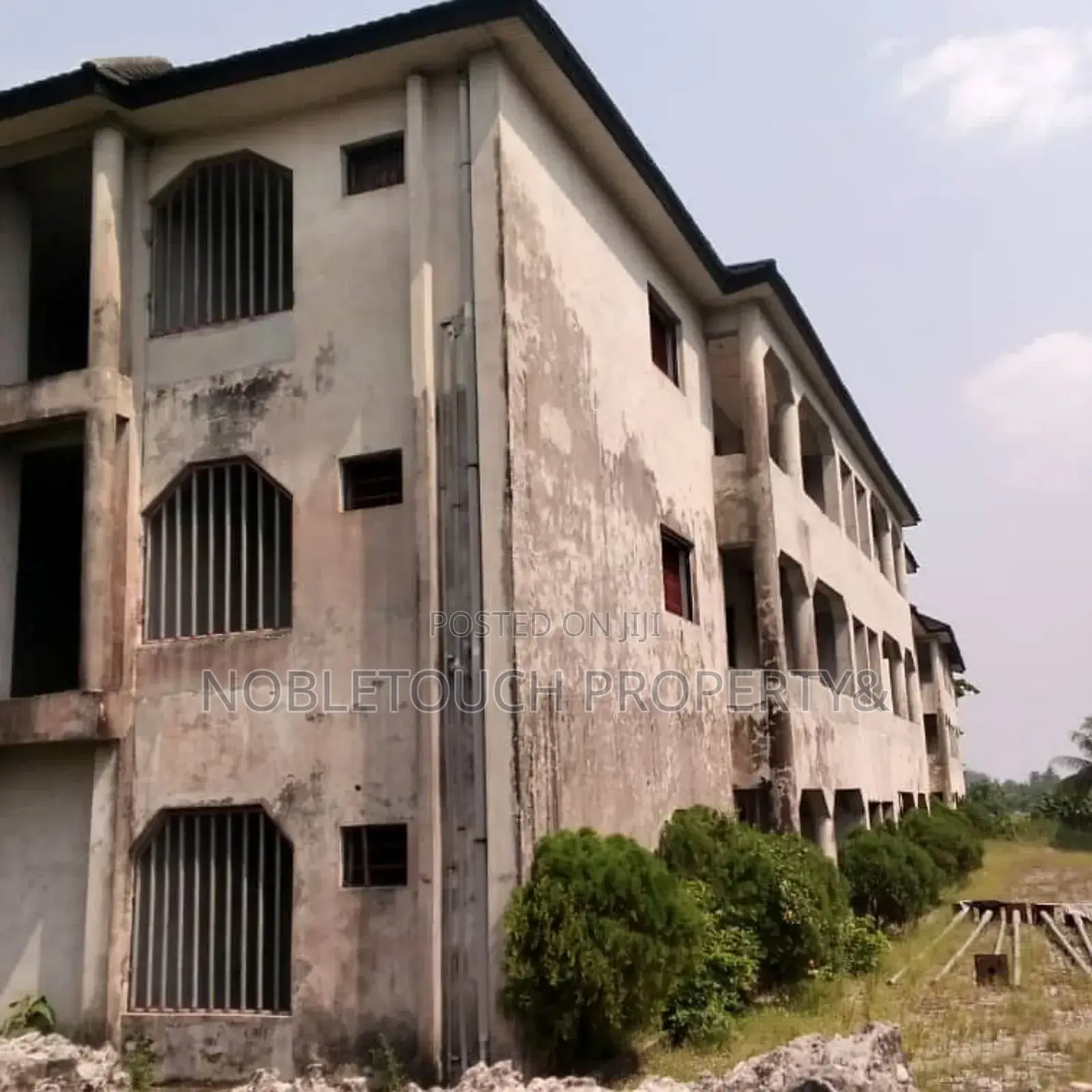 3bdrm Block of Flats in Delta State Warri for sale
